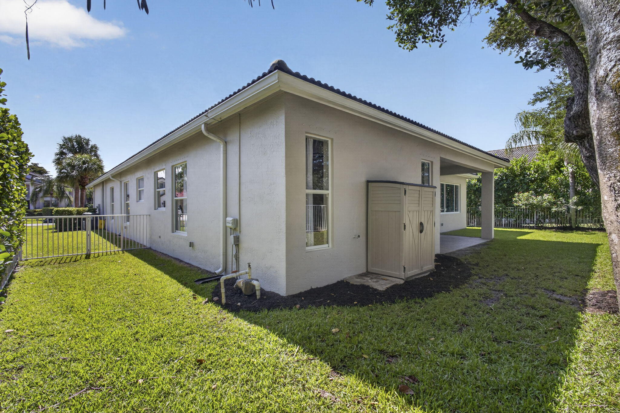 4293 Mariners Cove Drive
