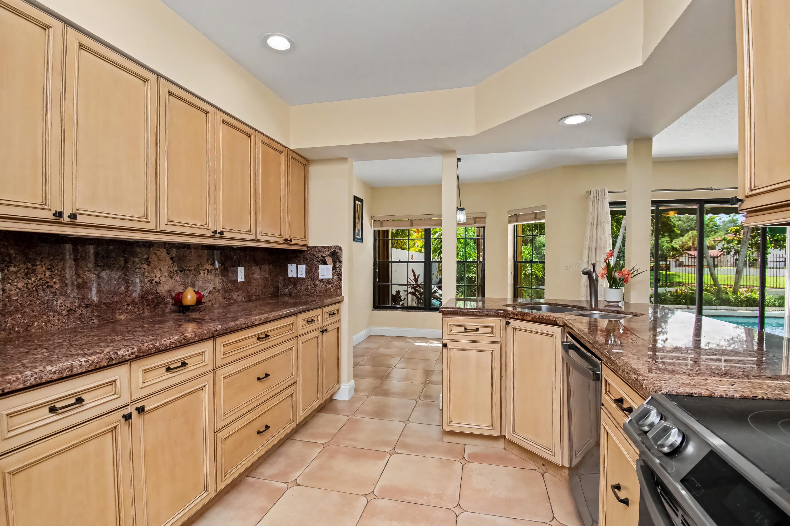 21718 Club Villa Terrace