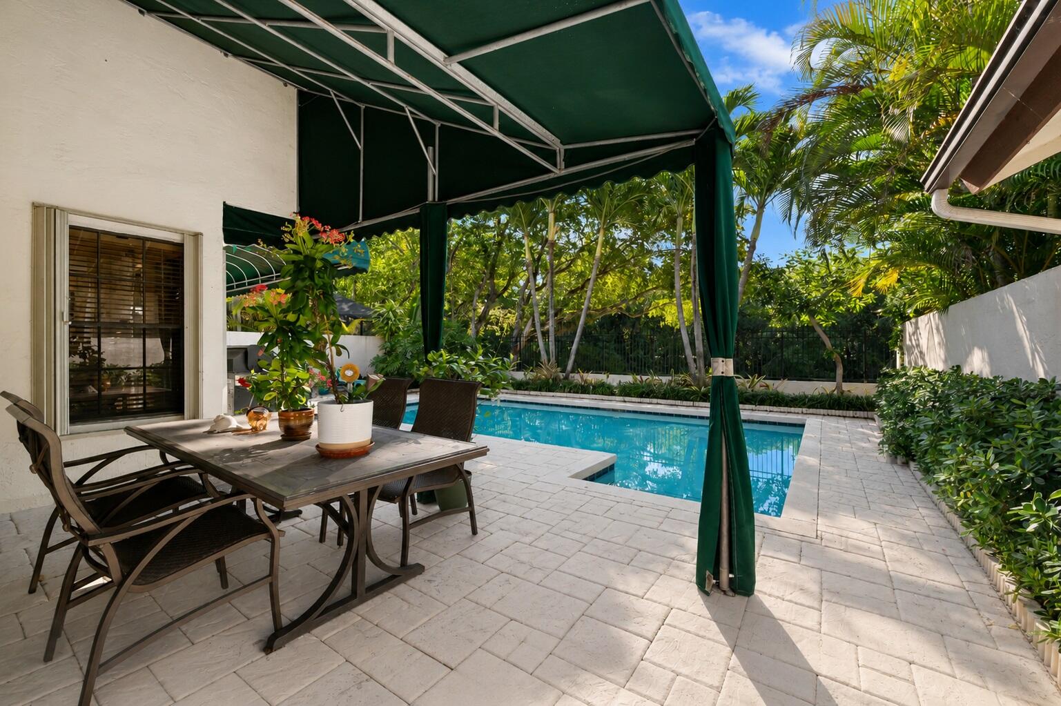21718 Club Villa Terrace