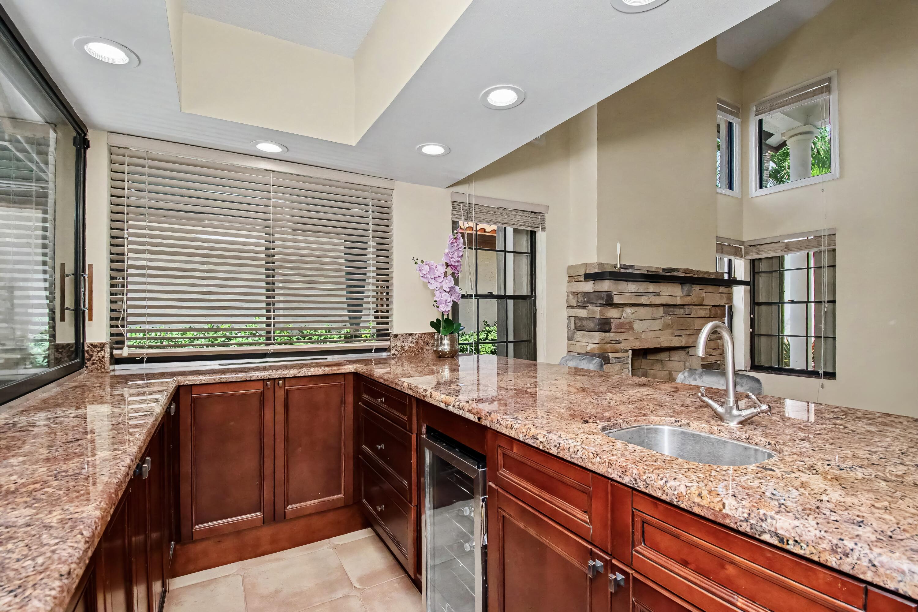 21718 Club Villa Terrace