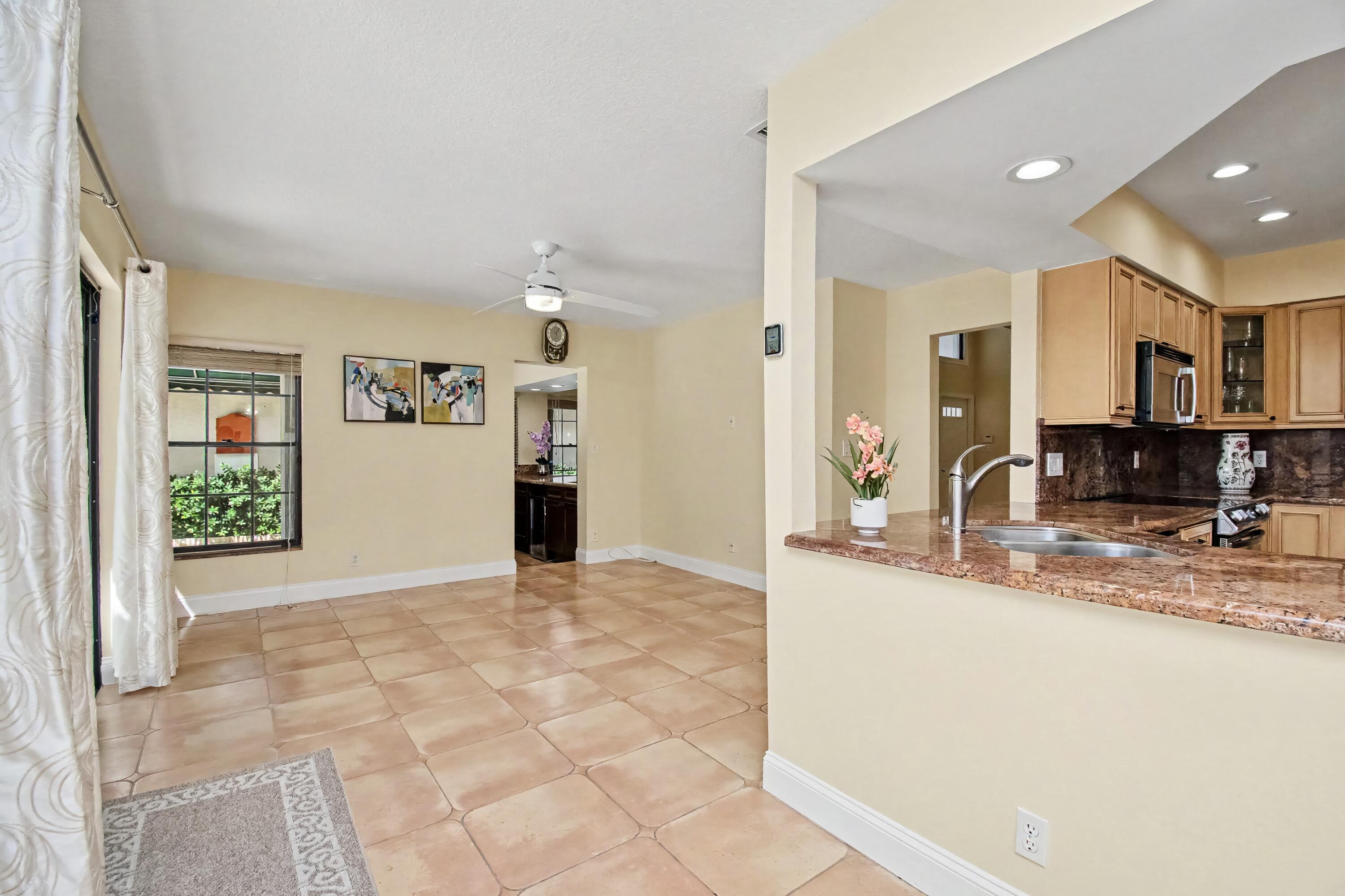21718 Club Villa Terrace