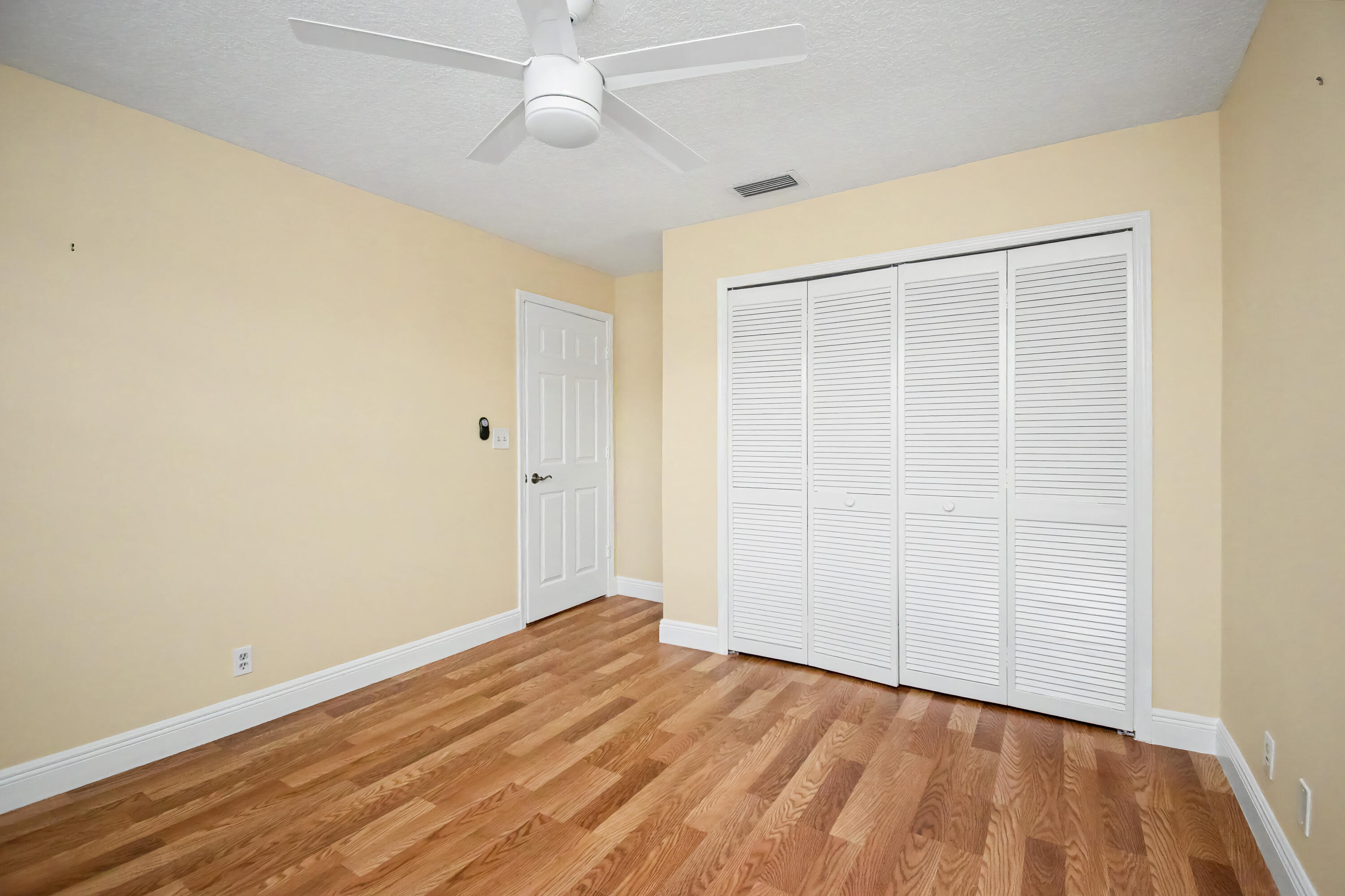 21718 Club Villa Terrace