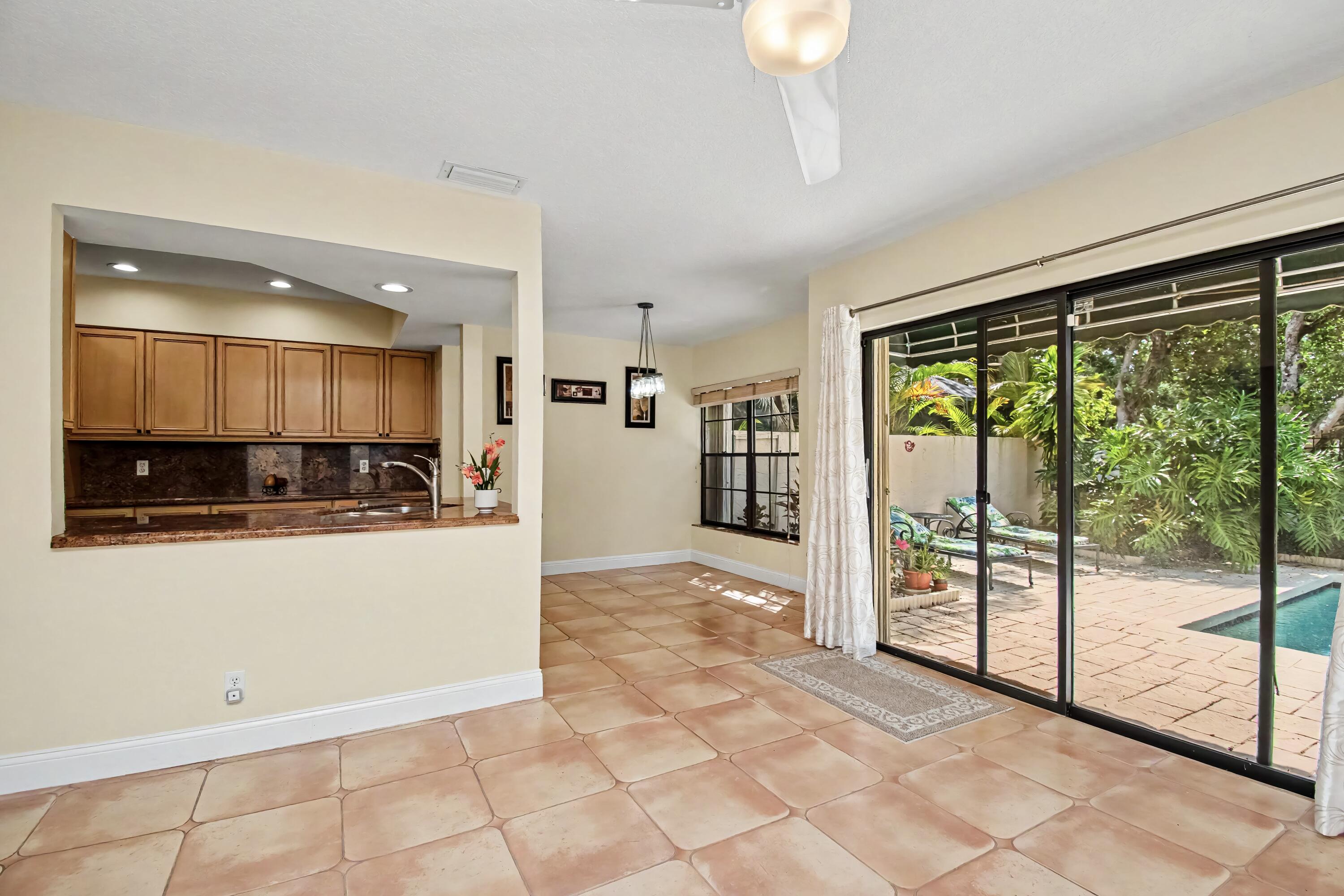 21718 Club Villa Terrace