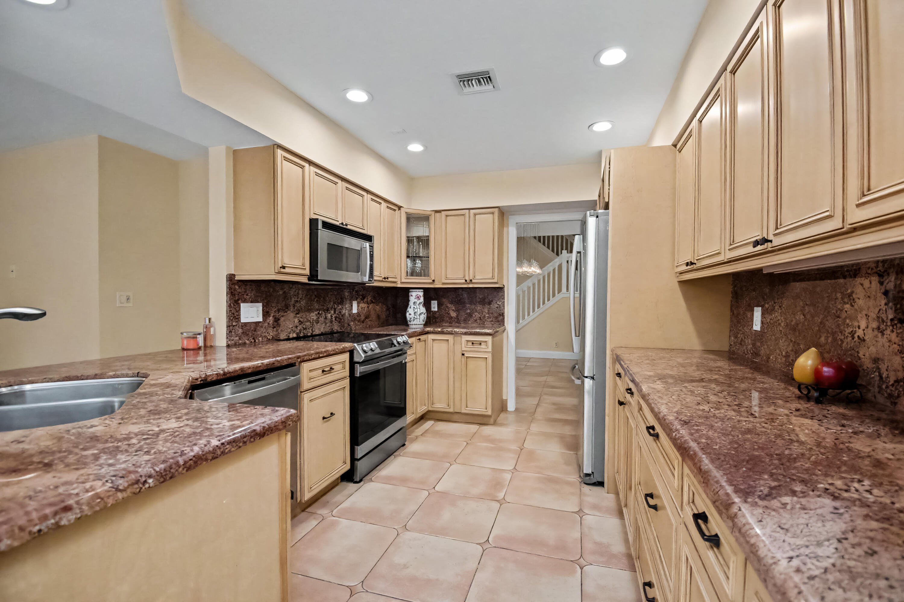 21718 Club Villa Terrace