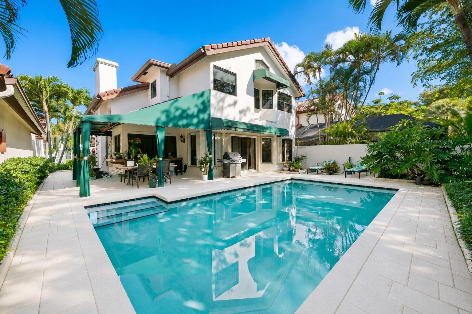 21718 Club Villa Terrace