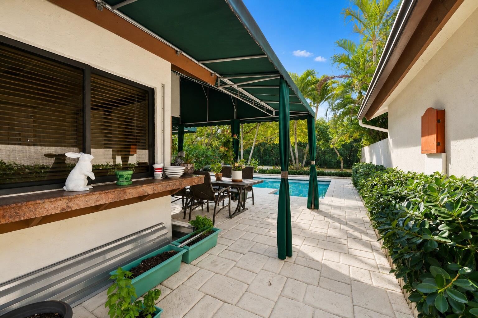 21718 Club Villa Terrace