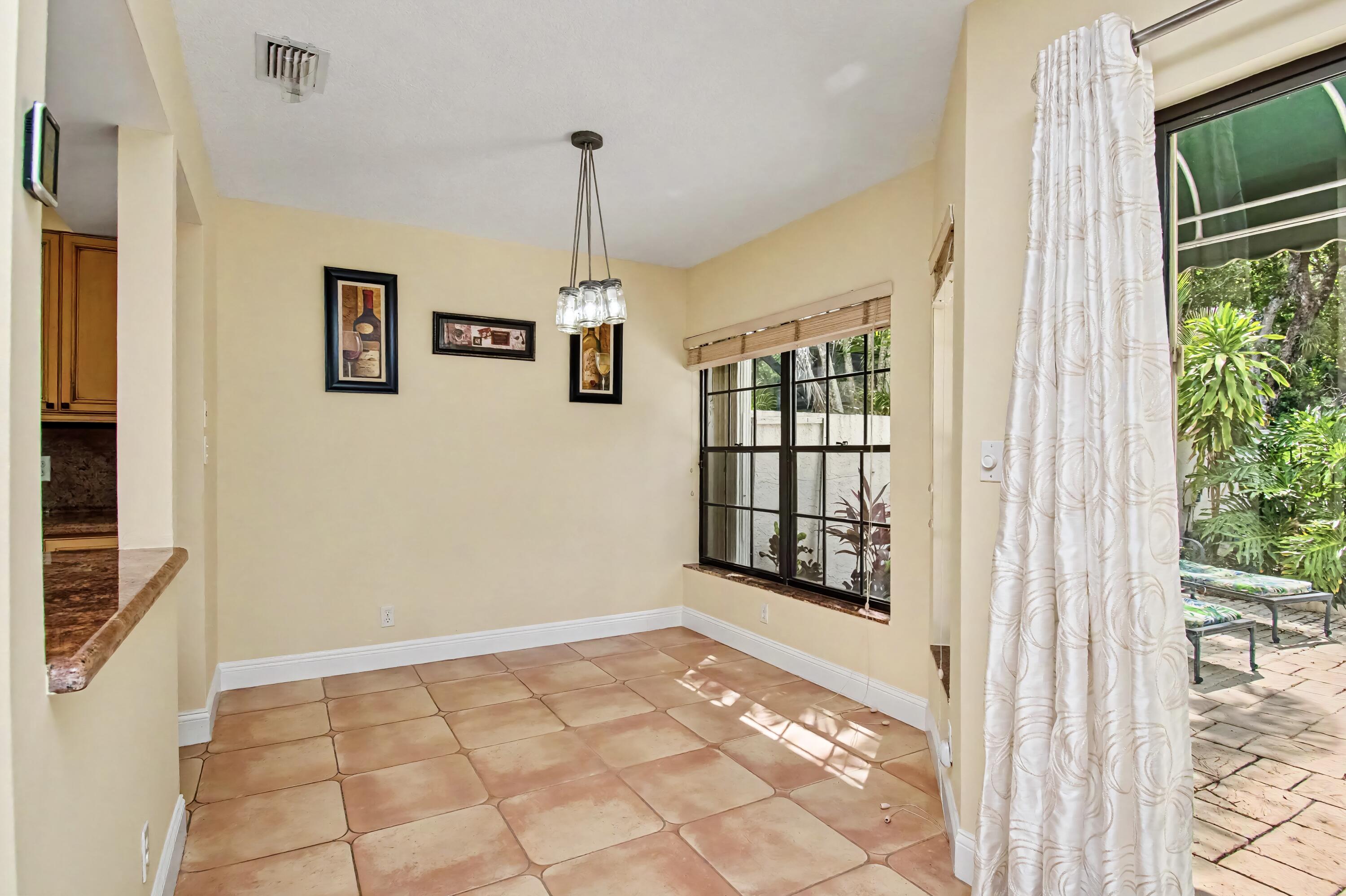 21718 Club Villa Terrace