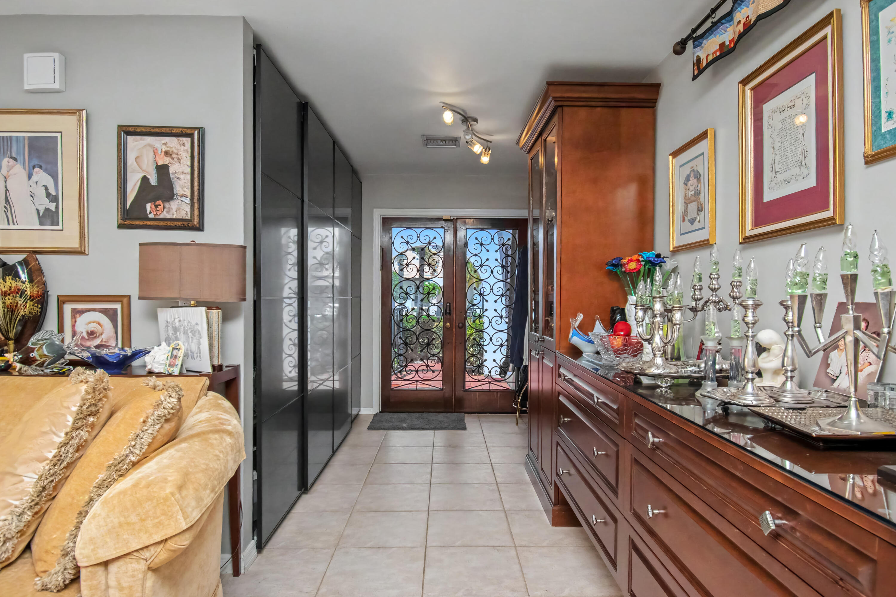 7678 Solimar Circle