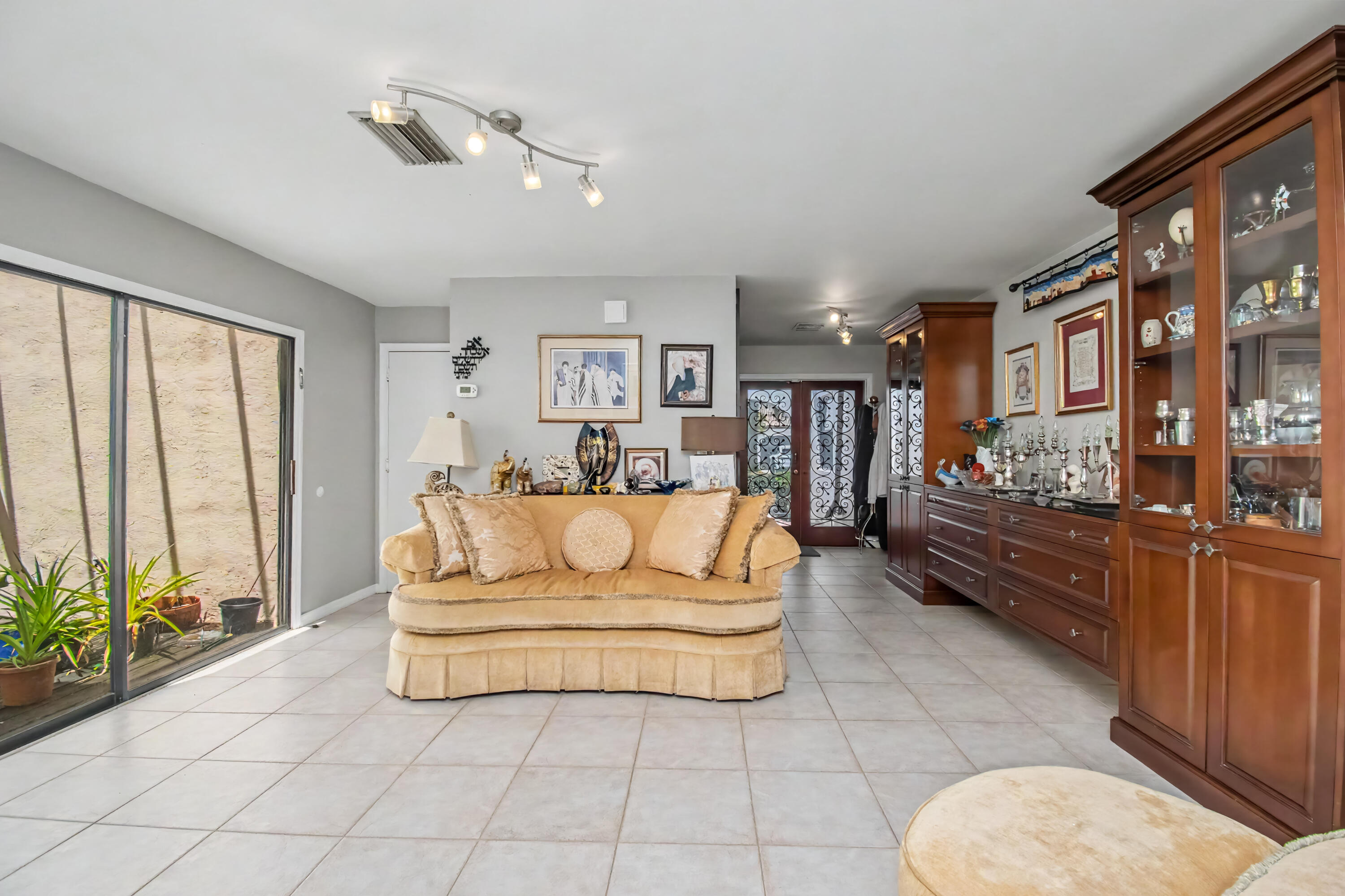 7678 Solimar Circle