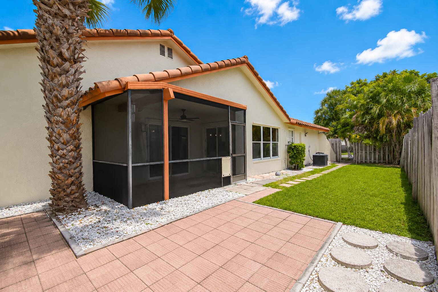 7407 SILVER WOODS Court