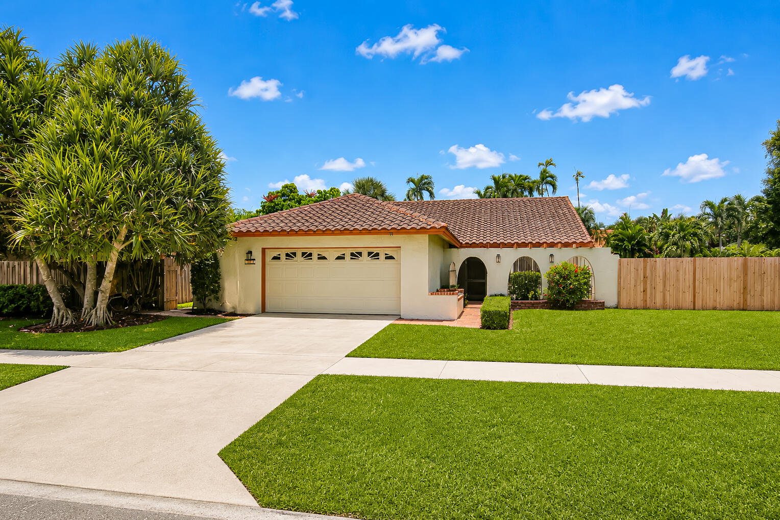 7407 SILVER WOODS Court