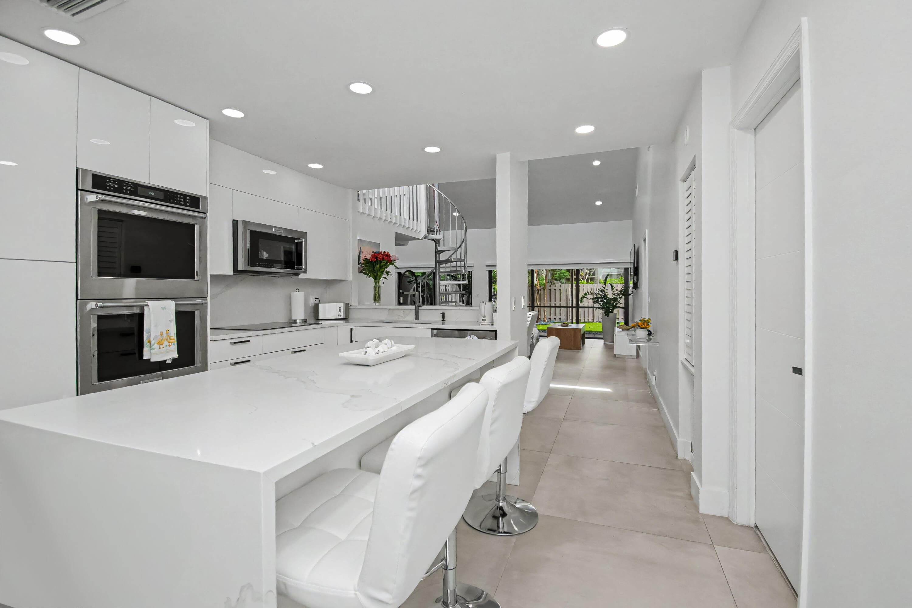 6602 Thornhill Court