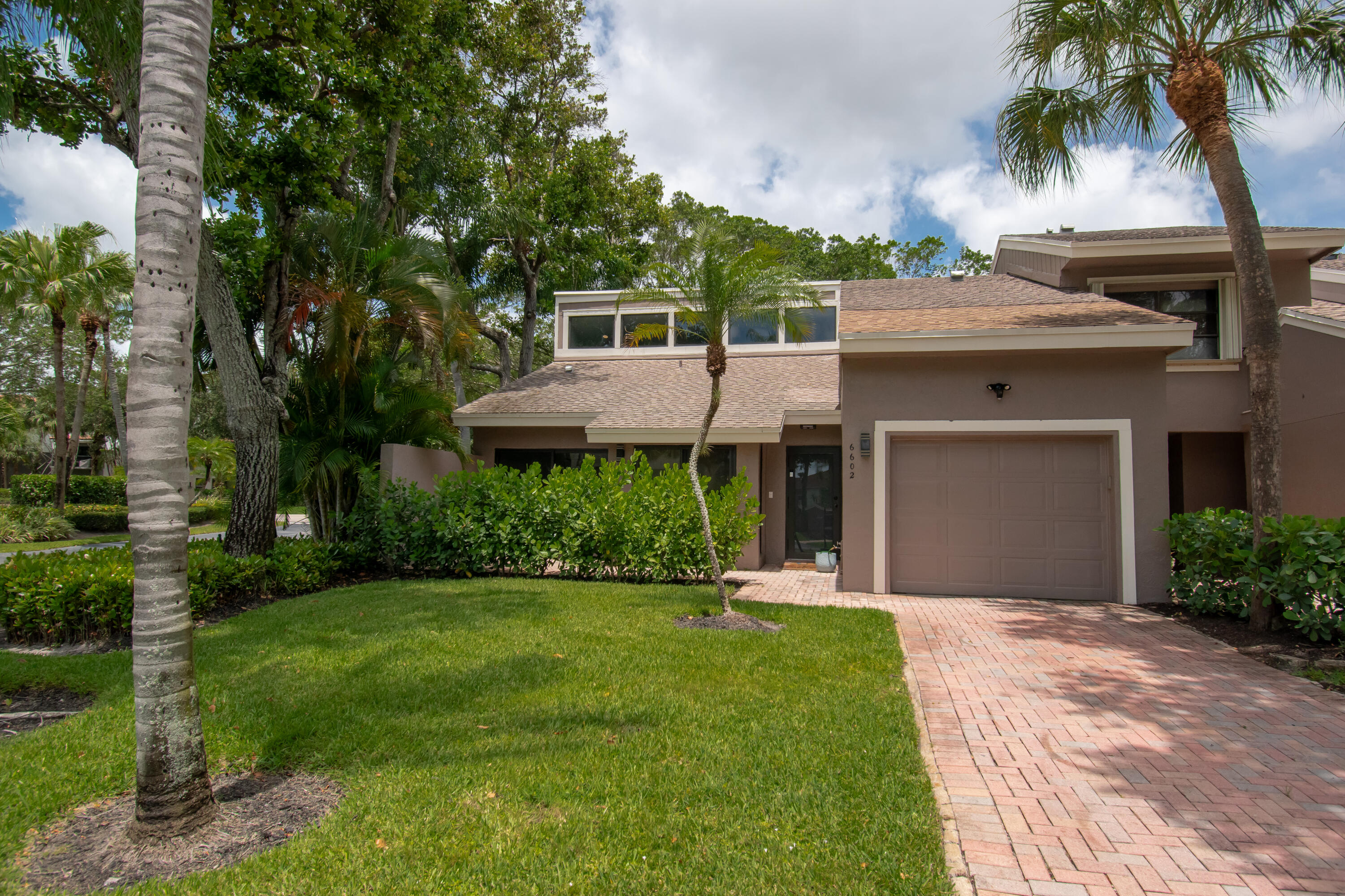 6602 Thornhill Court