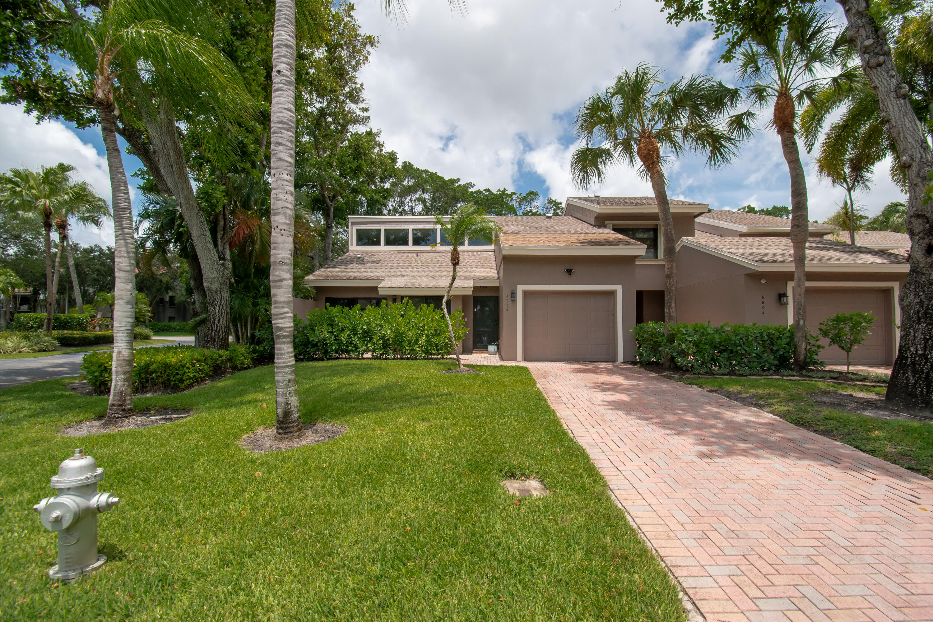 6602 Thornhill Court