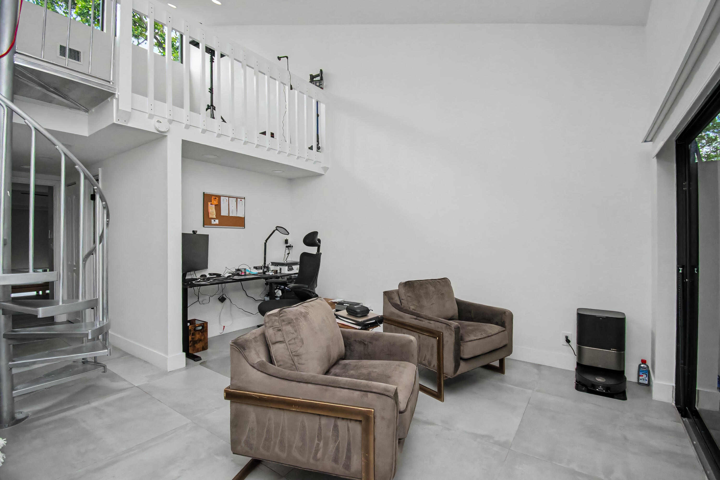 6602 Thornhill Court