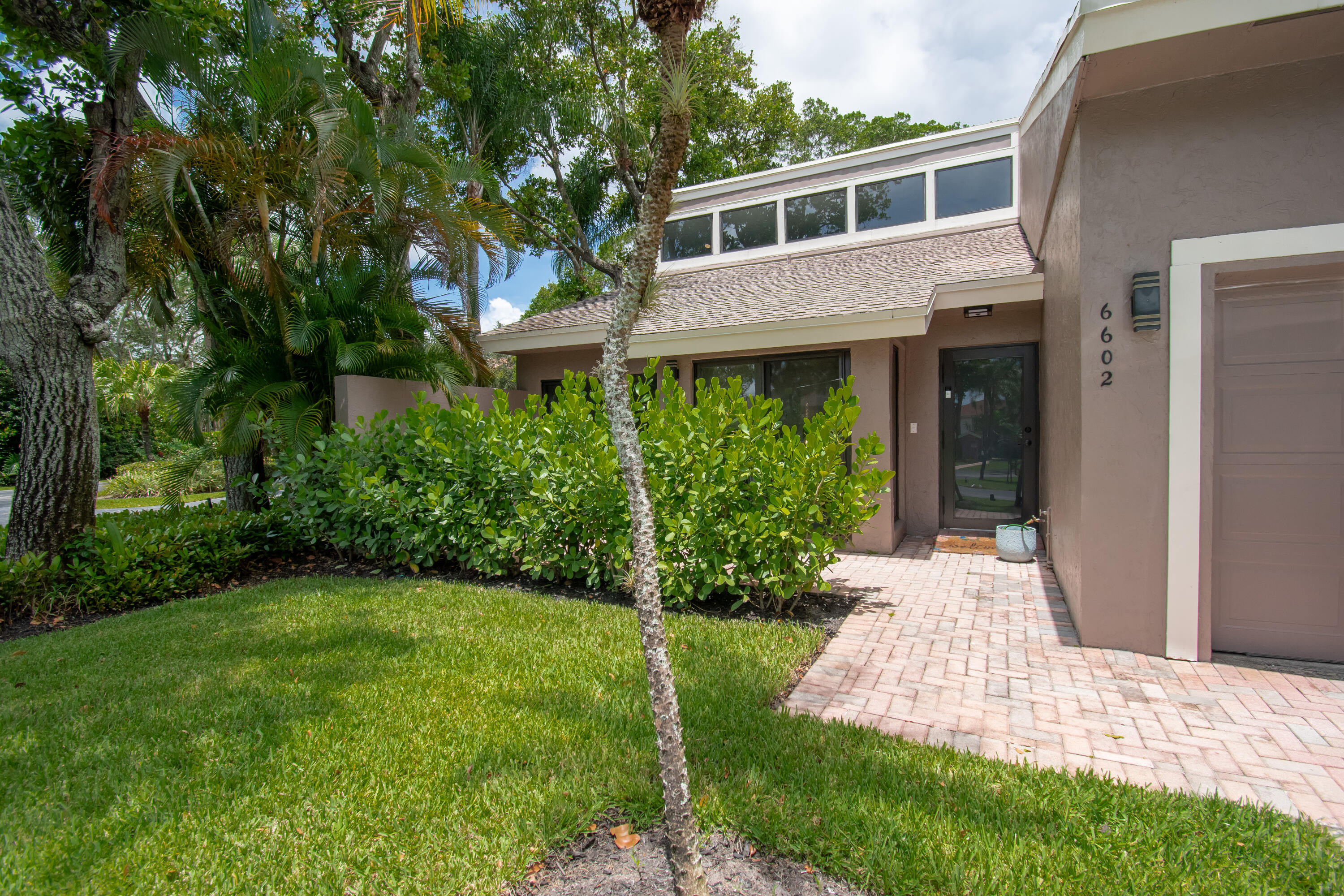 6602 Thornhill Court