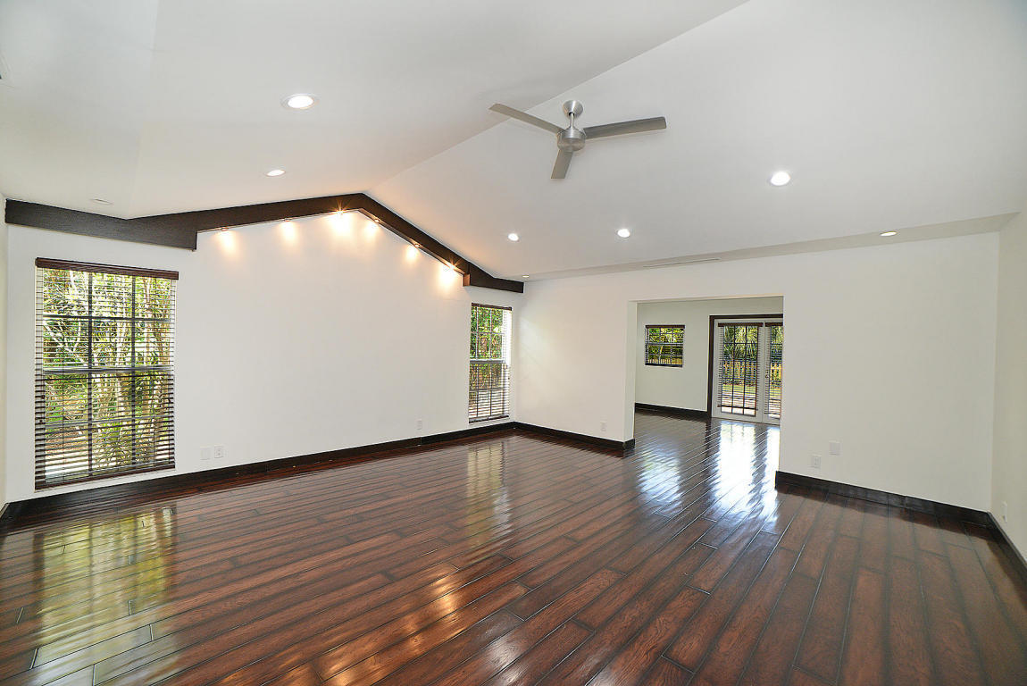 6943 Giralda Circle