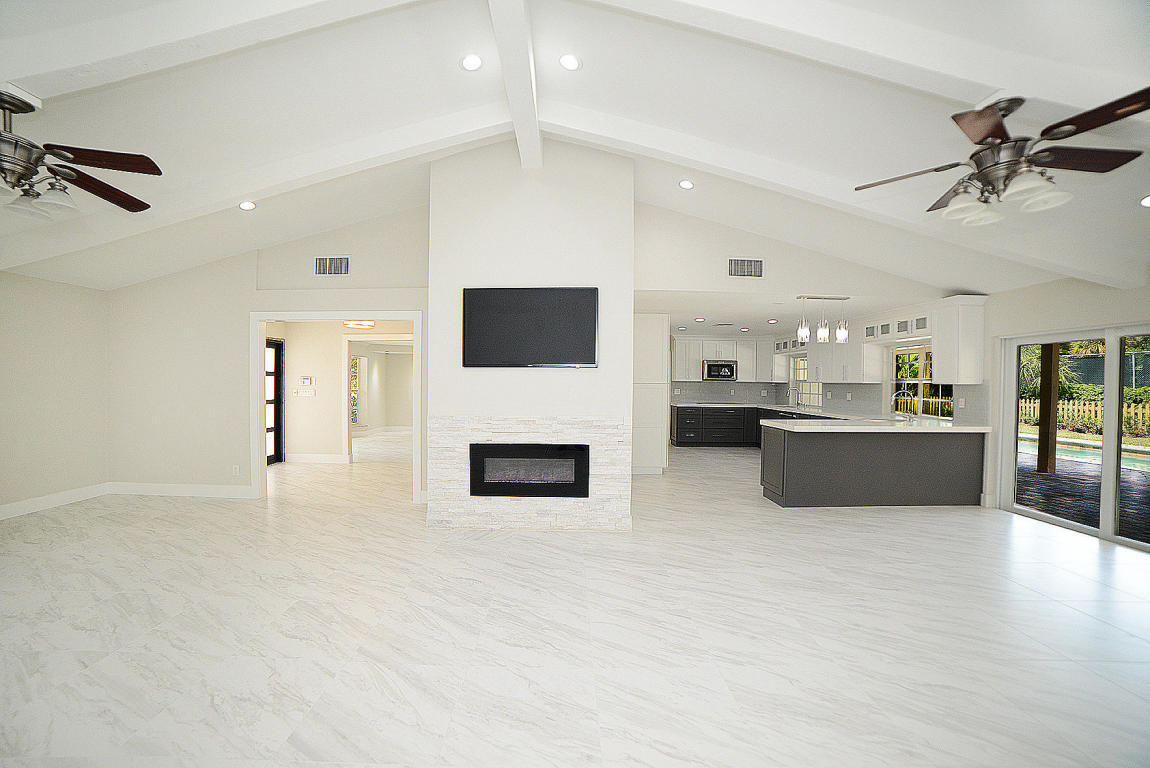 6943 Giralda Circle
