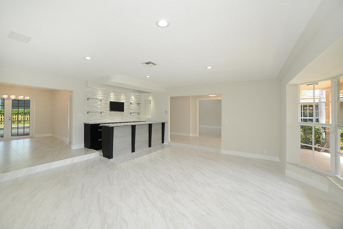 6943 Giralda Circle