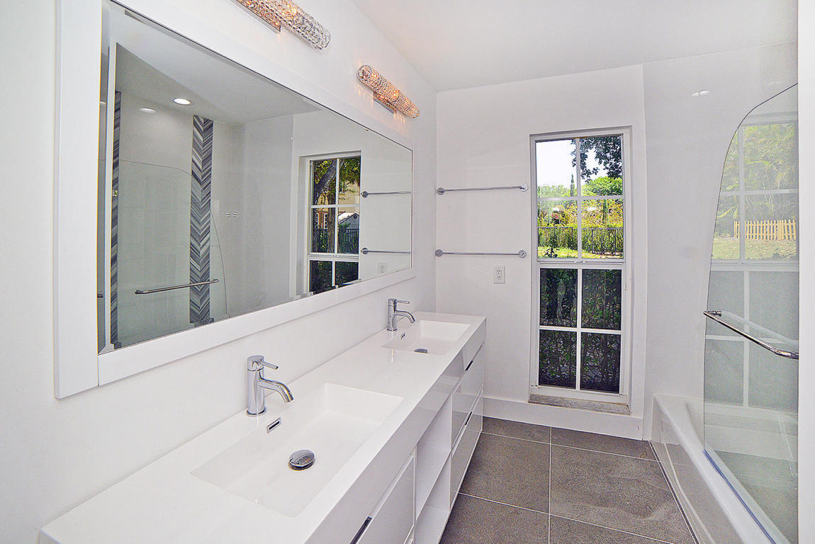 6943 Giralda Circle
