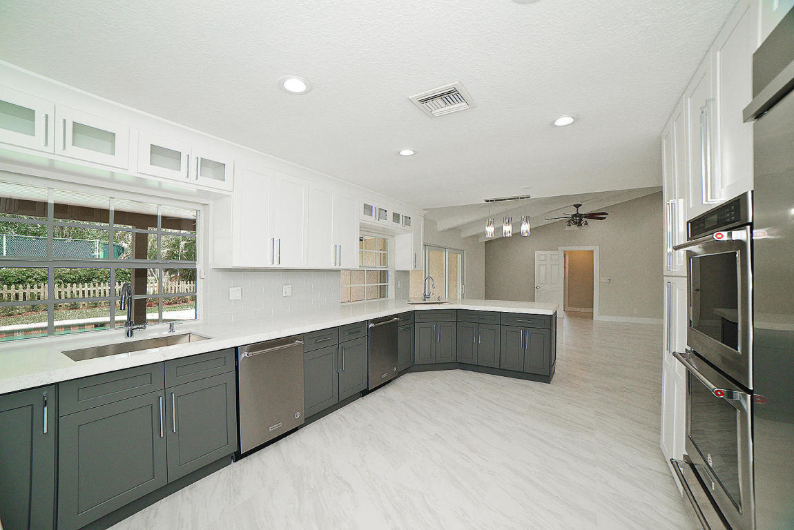 6943 Giralda Circle