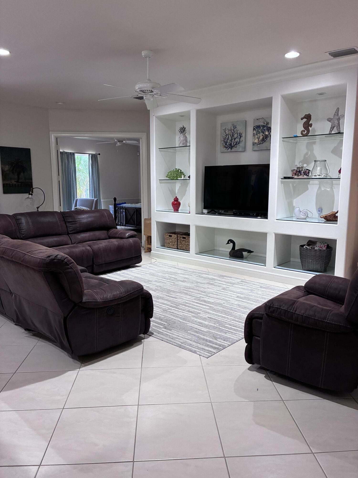 6937 MONMOUTH Road