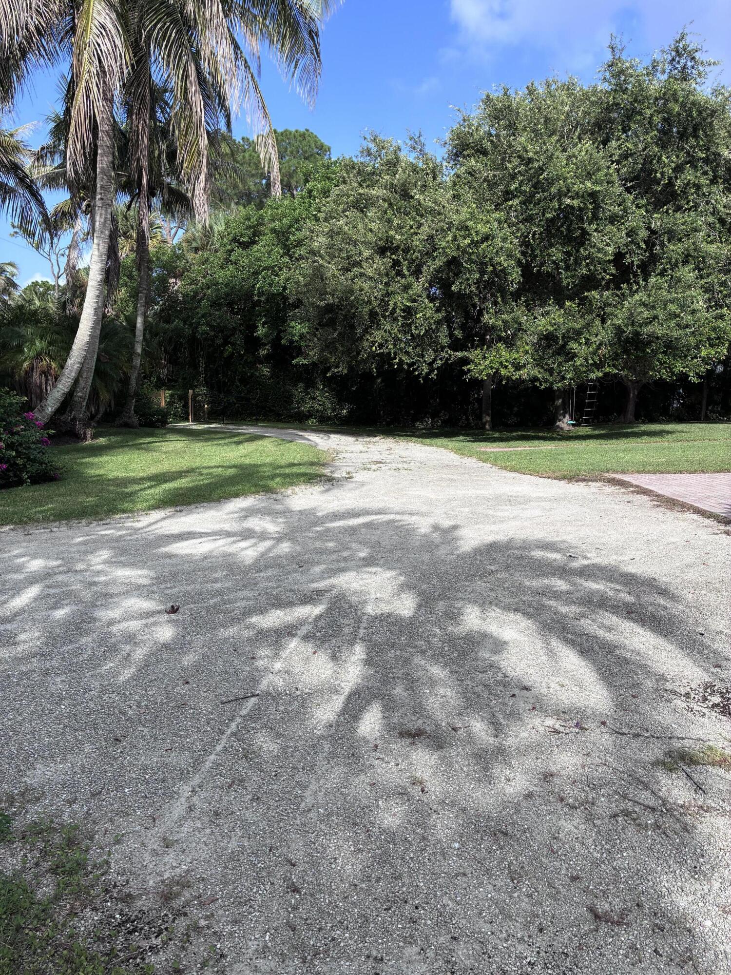 6937 MONMOUTH Road