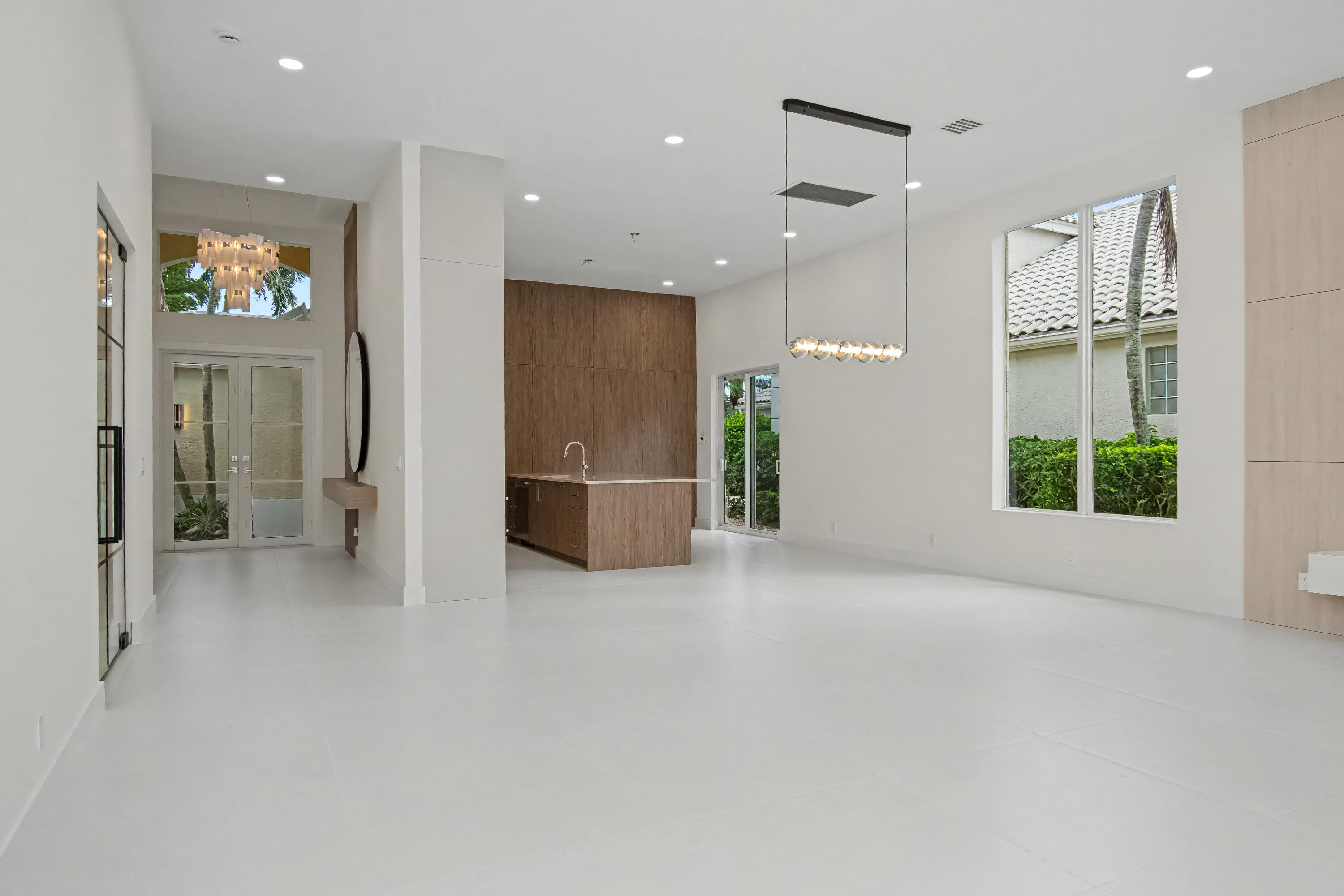 16053 VILLA VIZCAYA Place