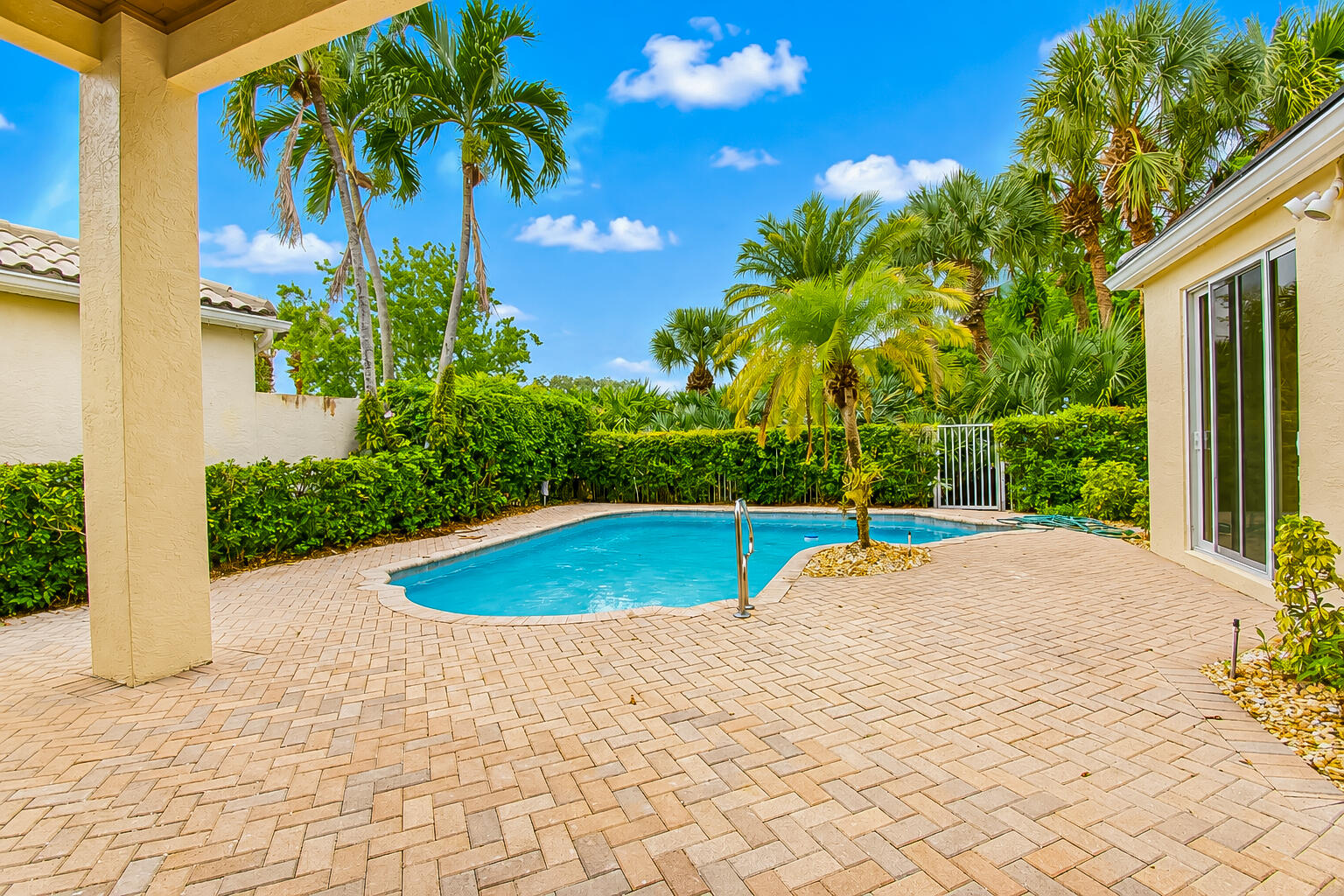 16053 VILLA VIZCAYA Place