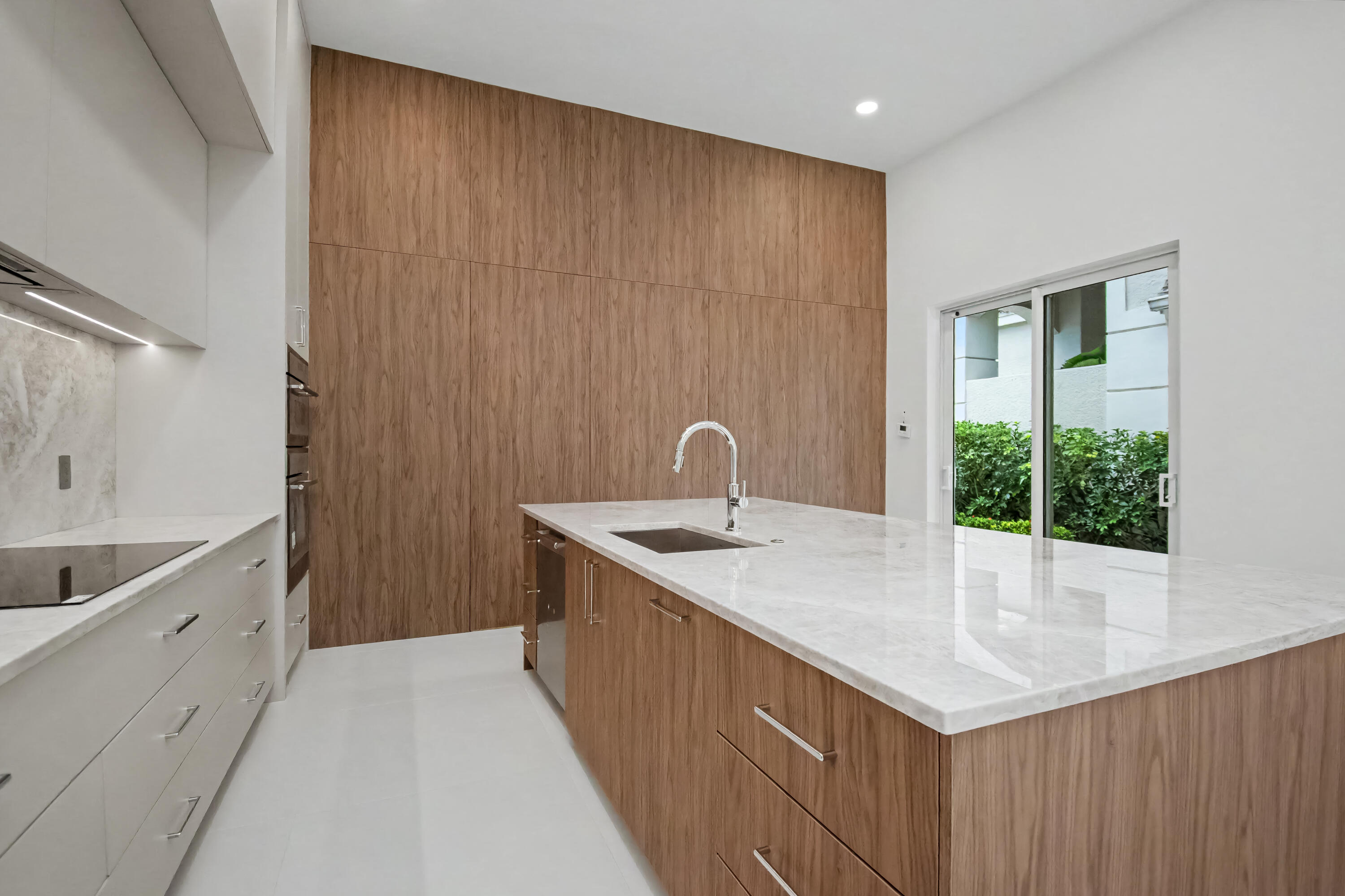 16053 VILLA VIZCAYA Place