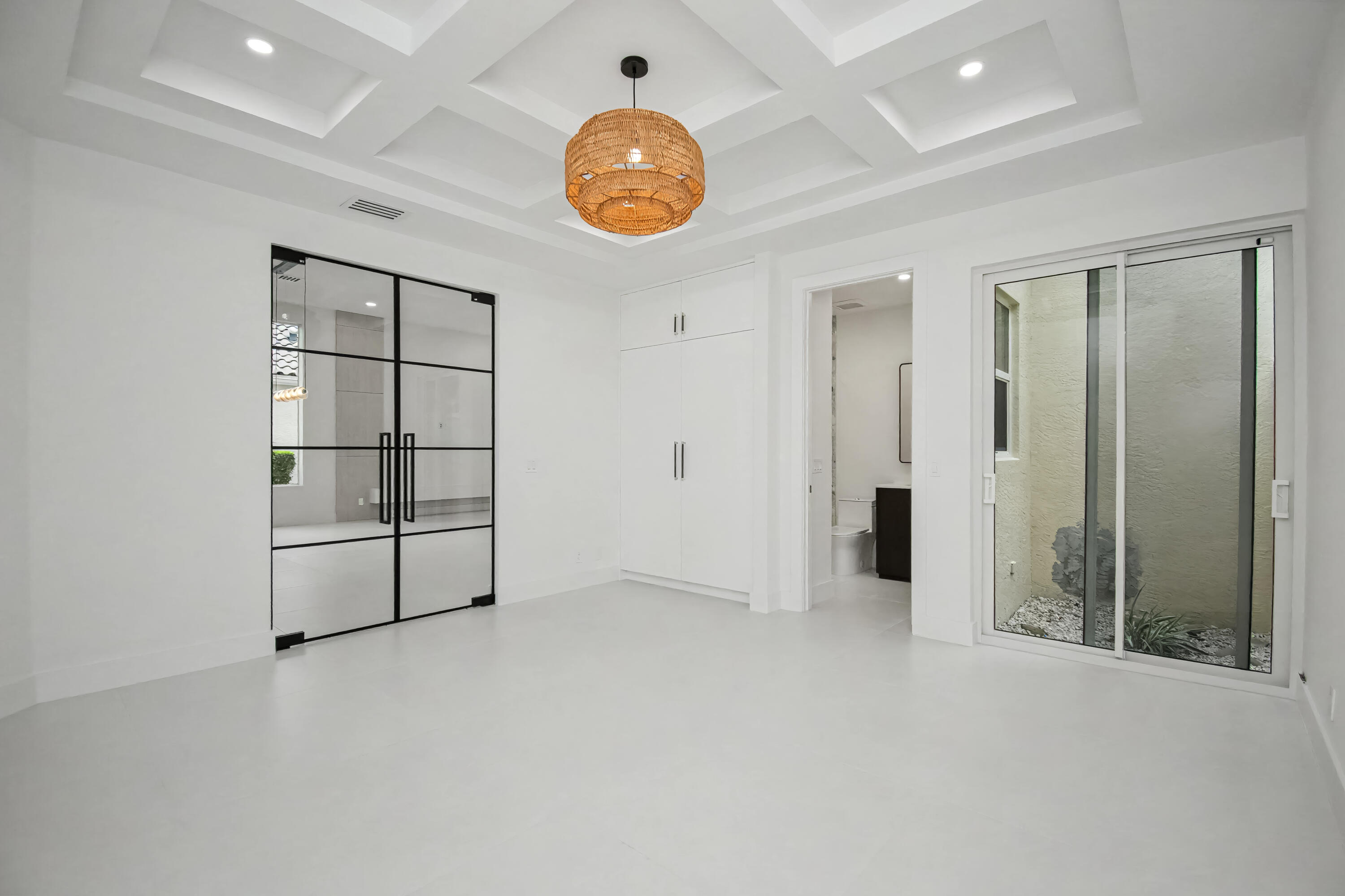 16053 VILLA VIZCAYA Place