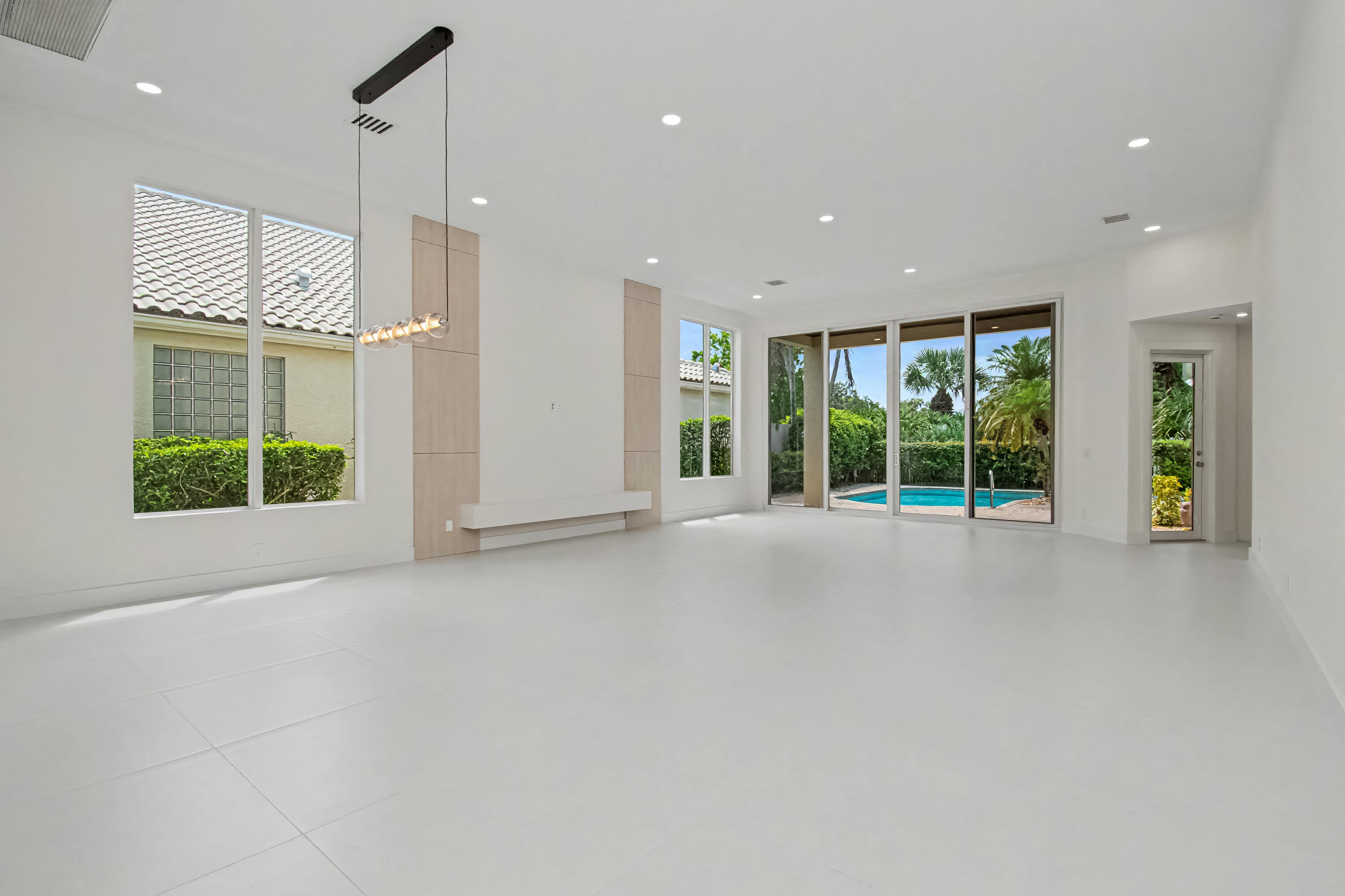 16053 VILLA VIZCAYA Place