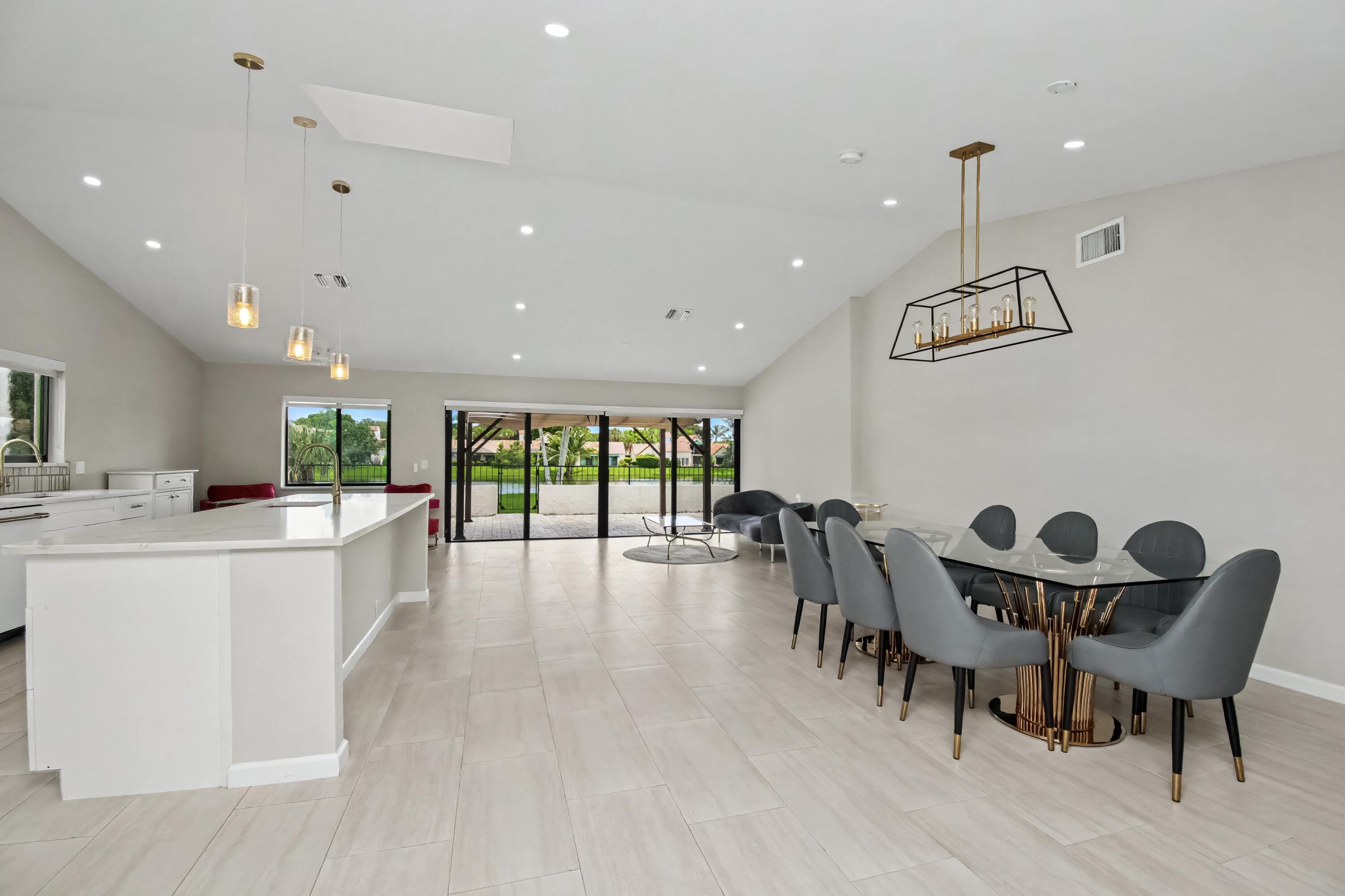 21460 LAGUNA Drive