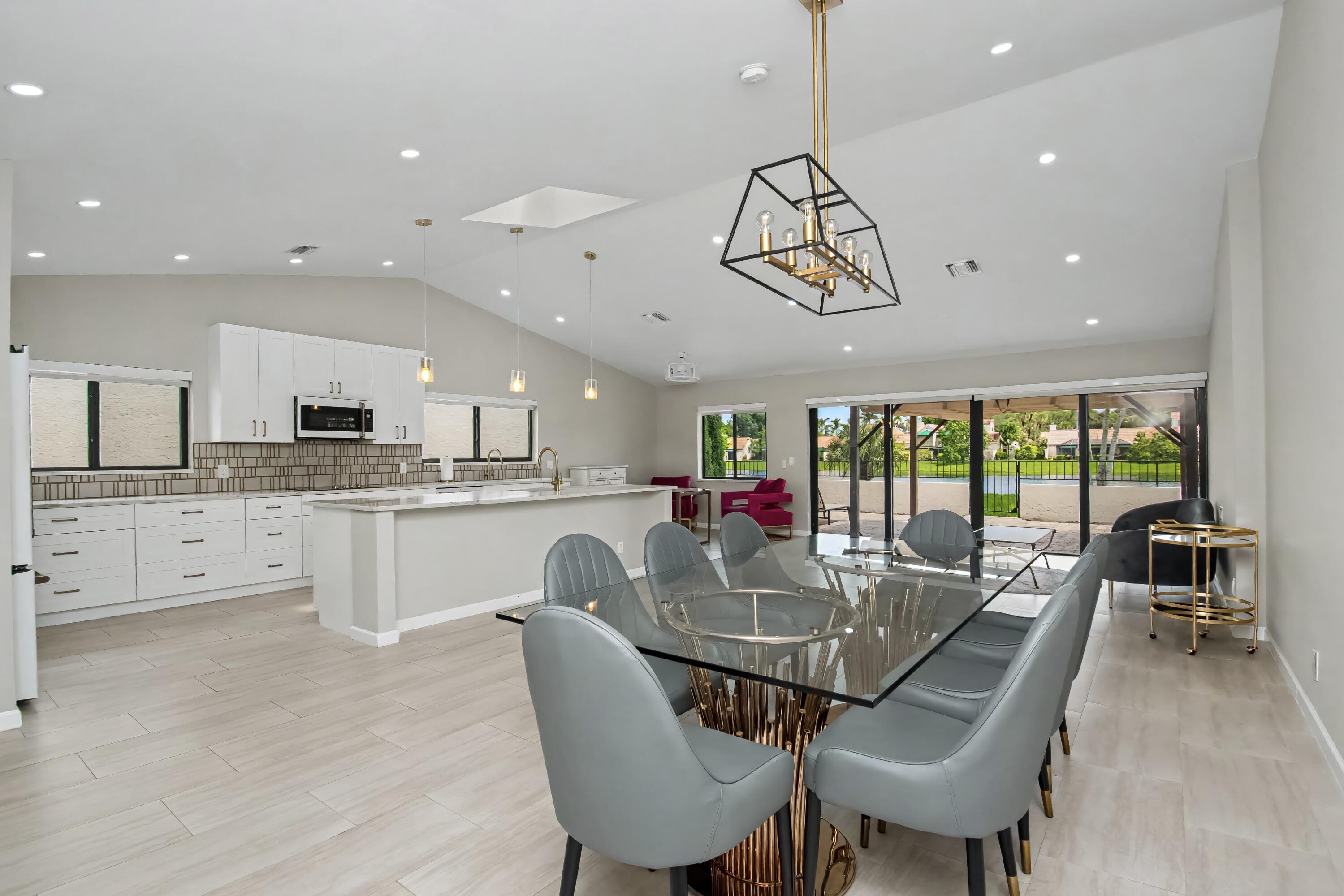 21460 LAGUNA Drive