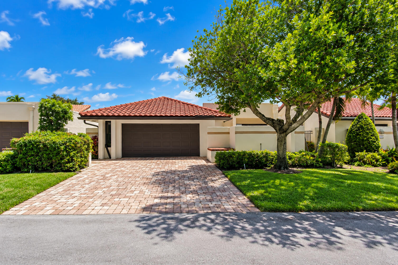 21460 LAGUNA Drive