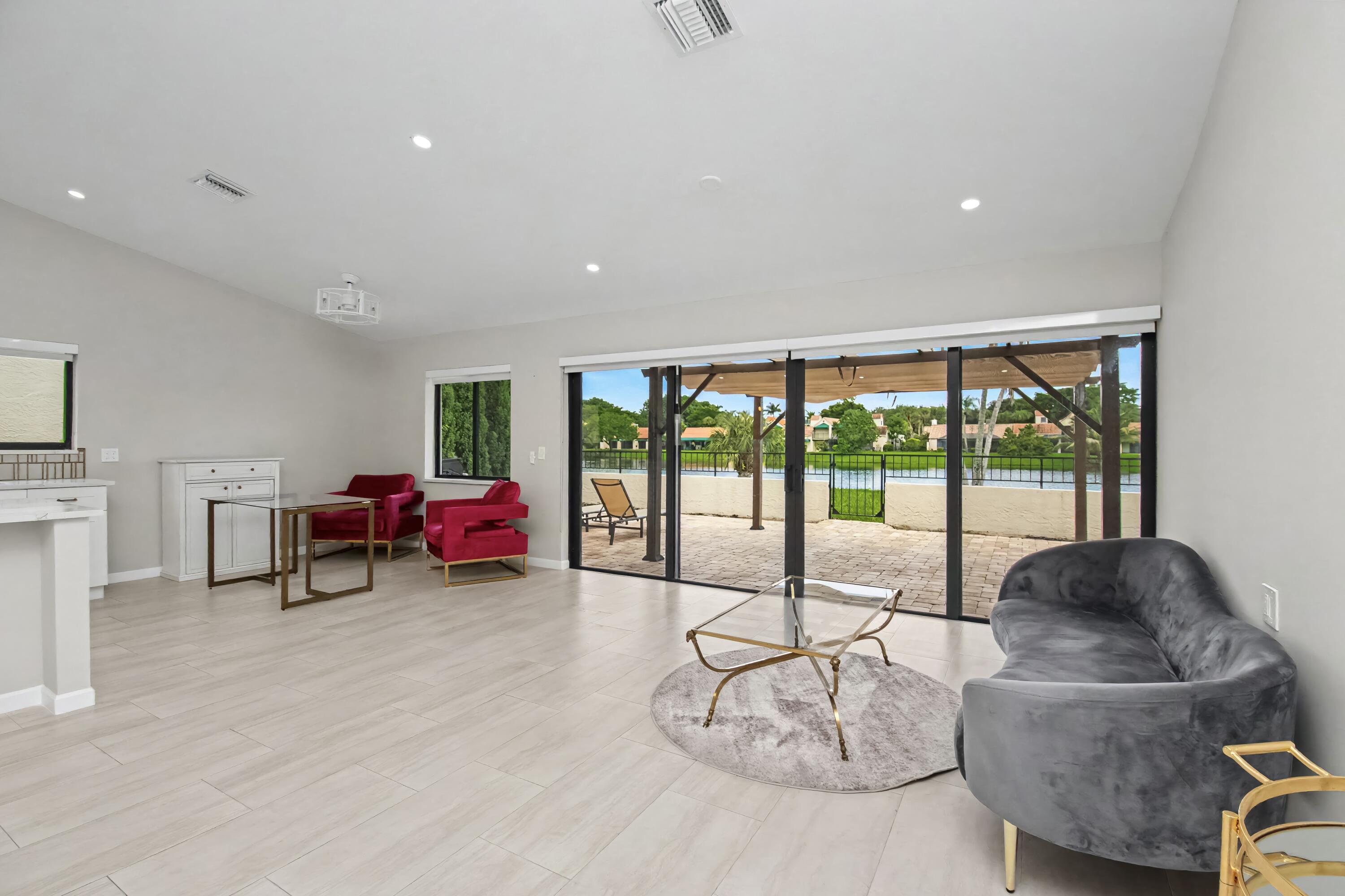 21460 LAGUNA Drive