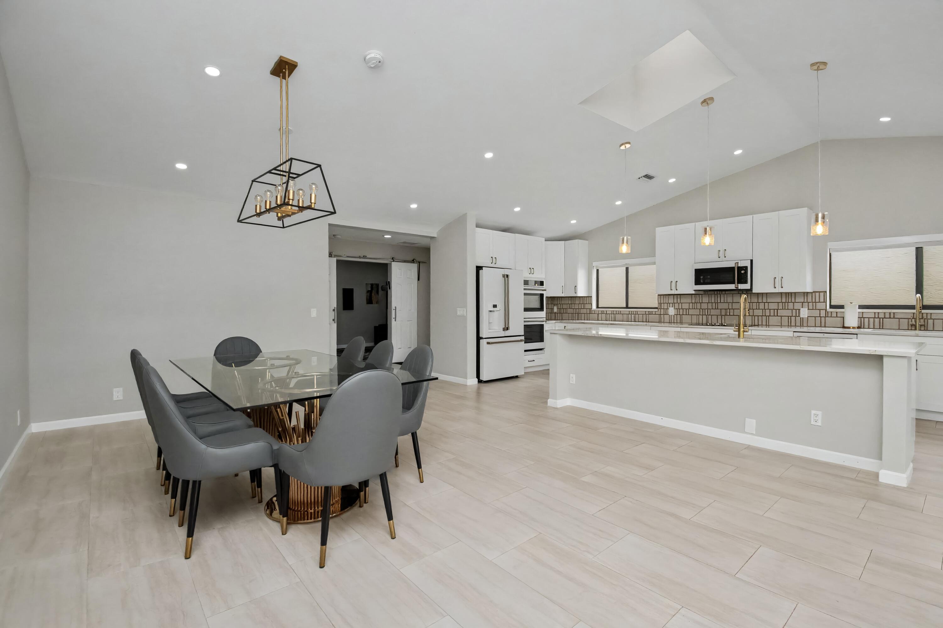 21460 LAGUNA Drive