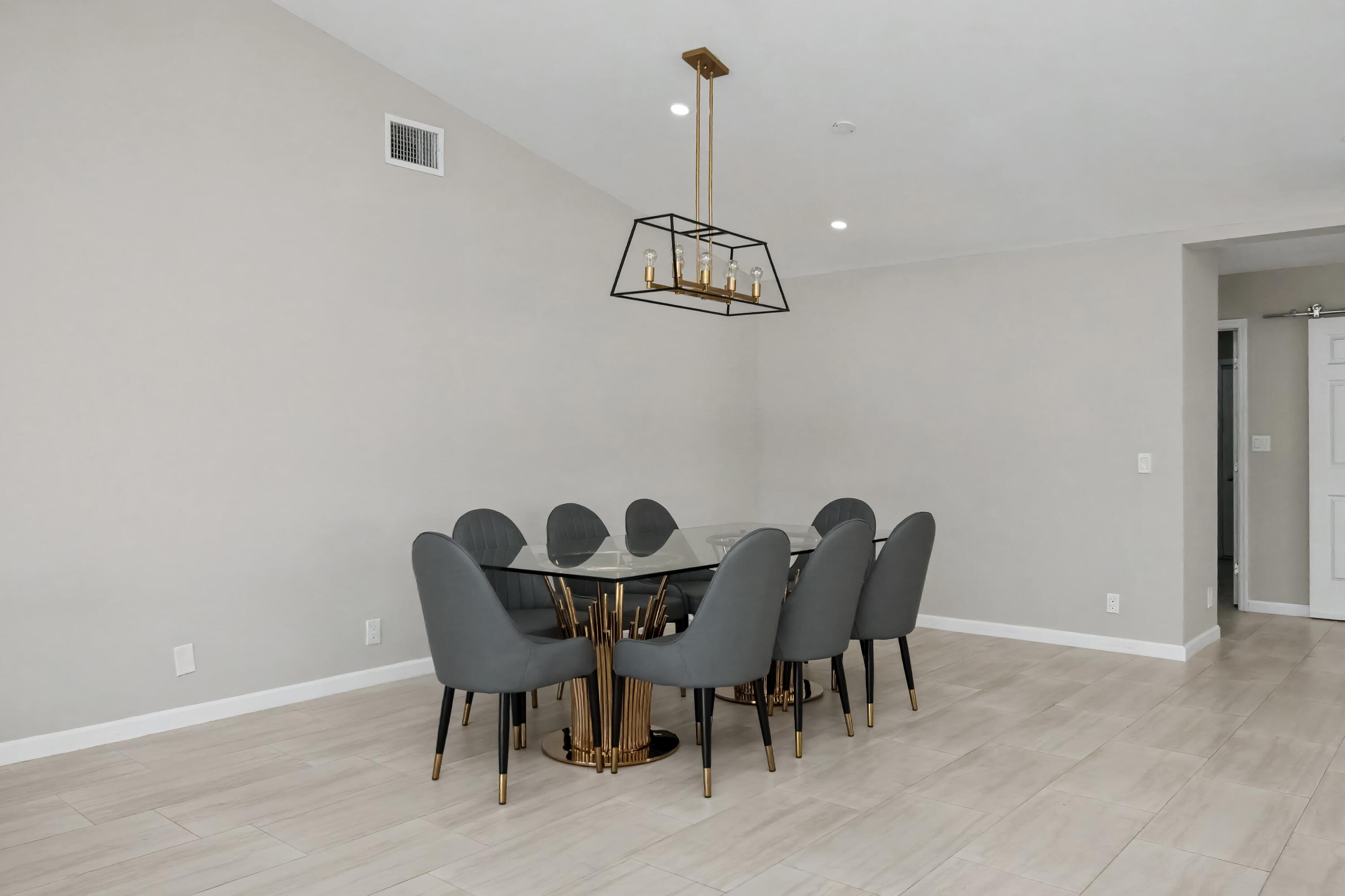 21460 LAGUNA Drive