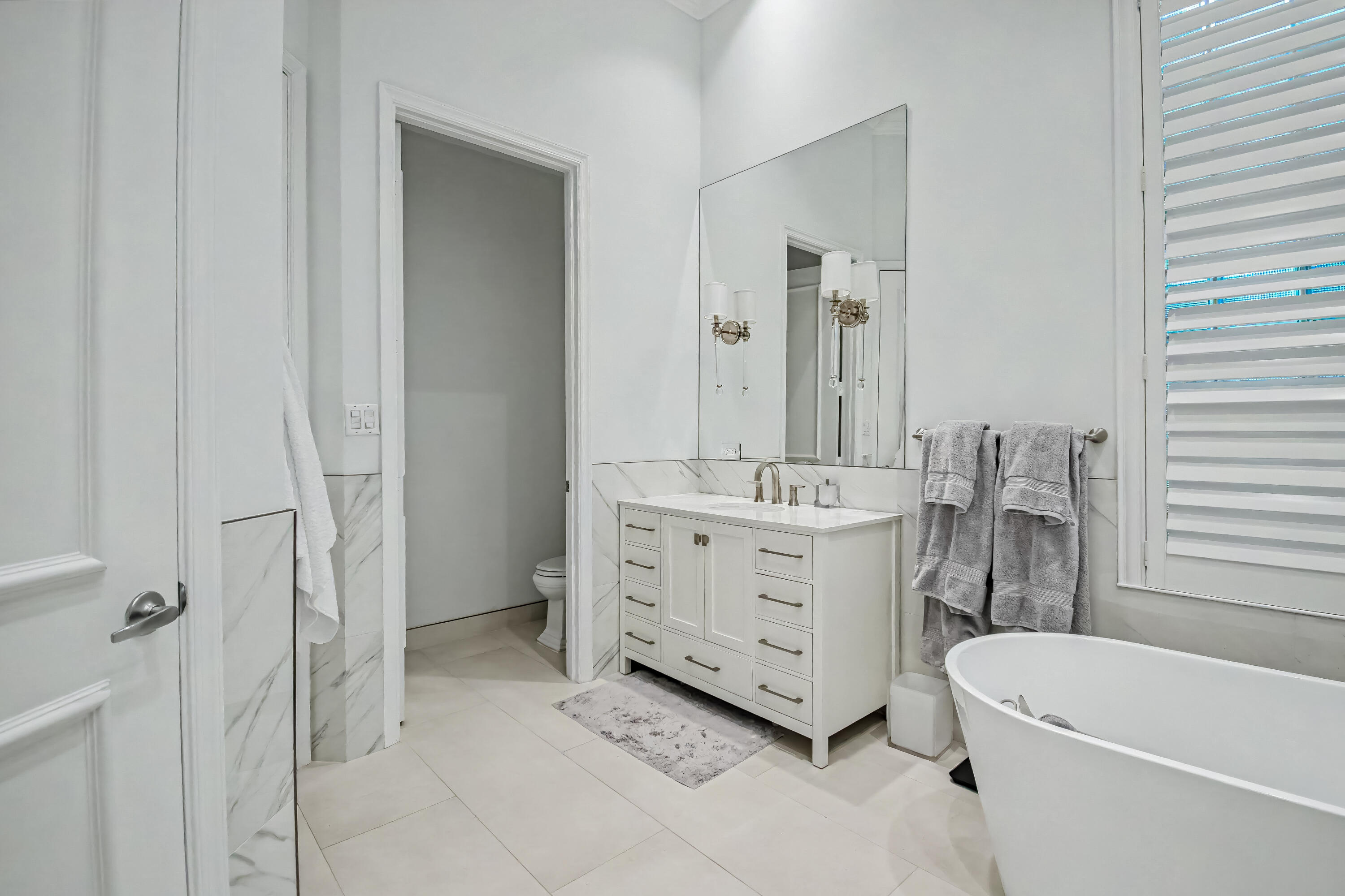 7952 VILLA D ESTE Way