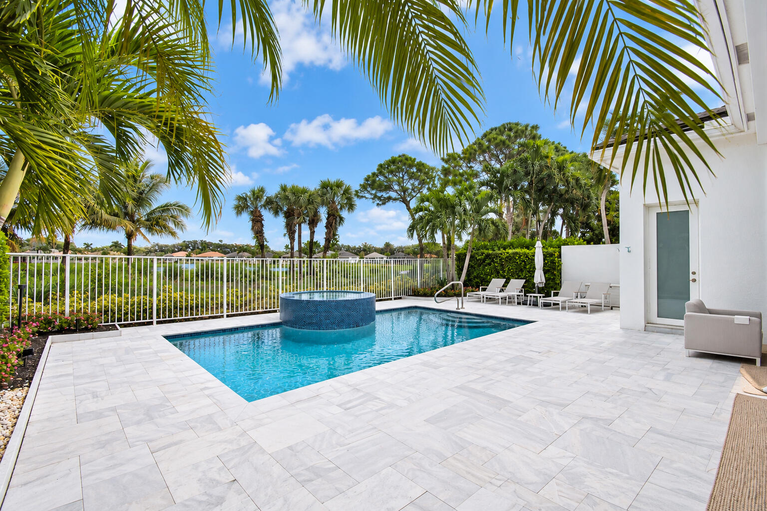 7952 VILLA D ESTE Way
