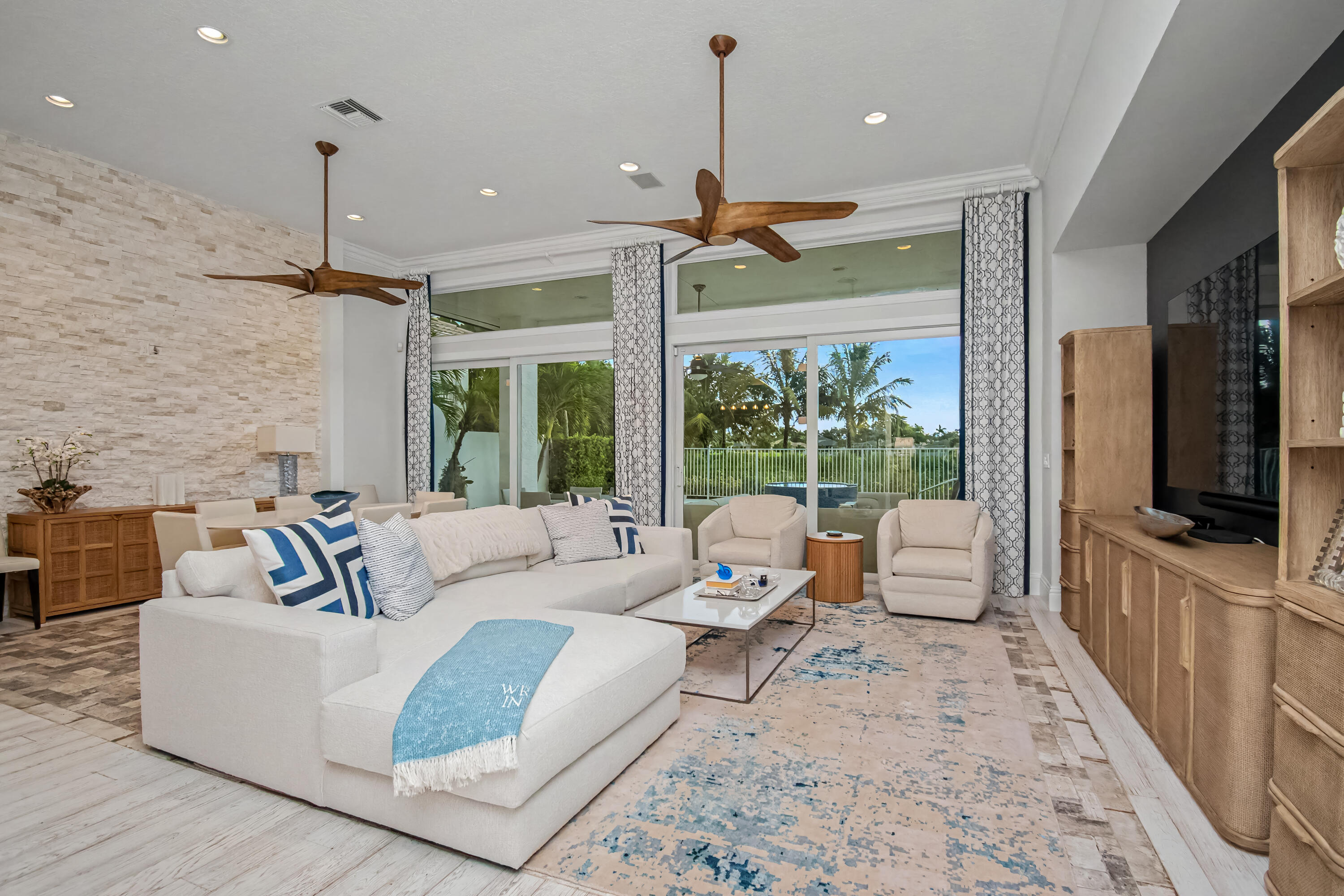 7952 VILLA D ESTE Way