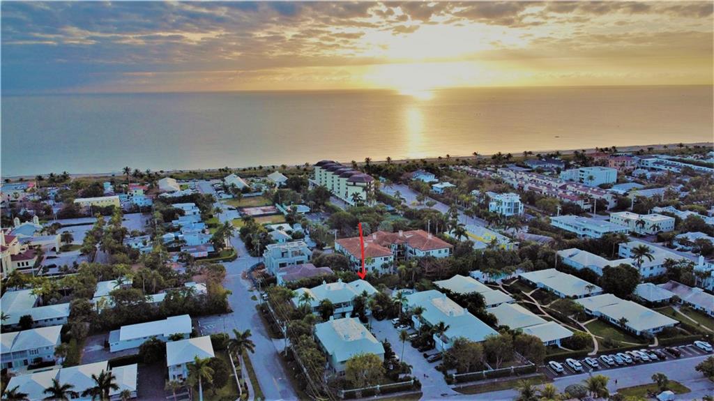 115 Venetian Dr 4 or G