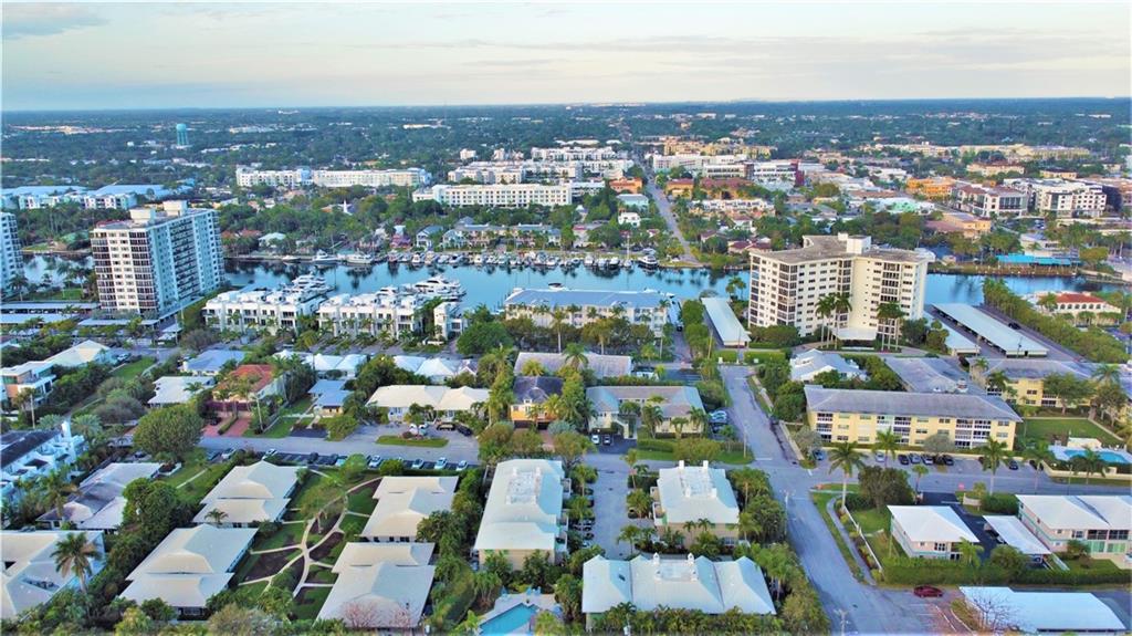 115 Venetian Dr 4 or G