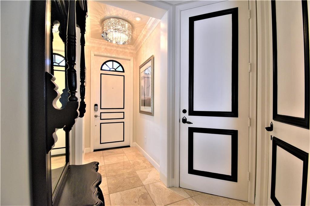 115 Venetian Dr 4 or G