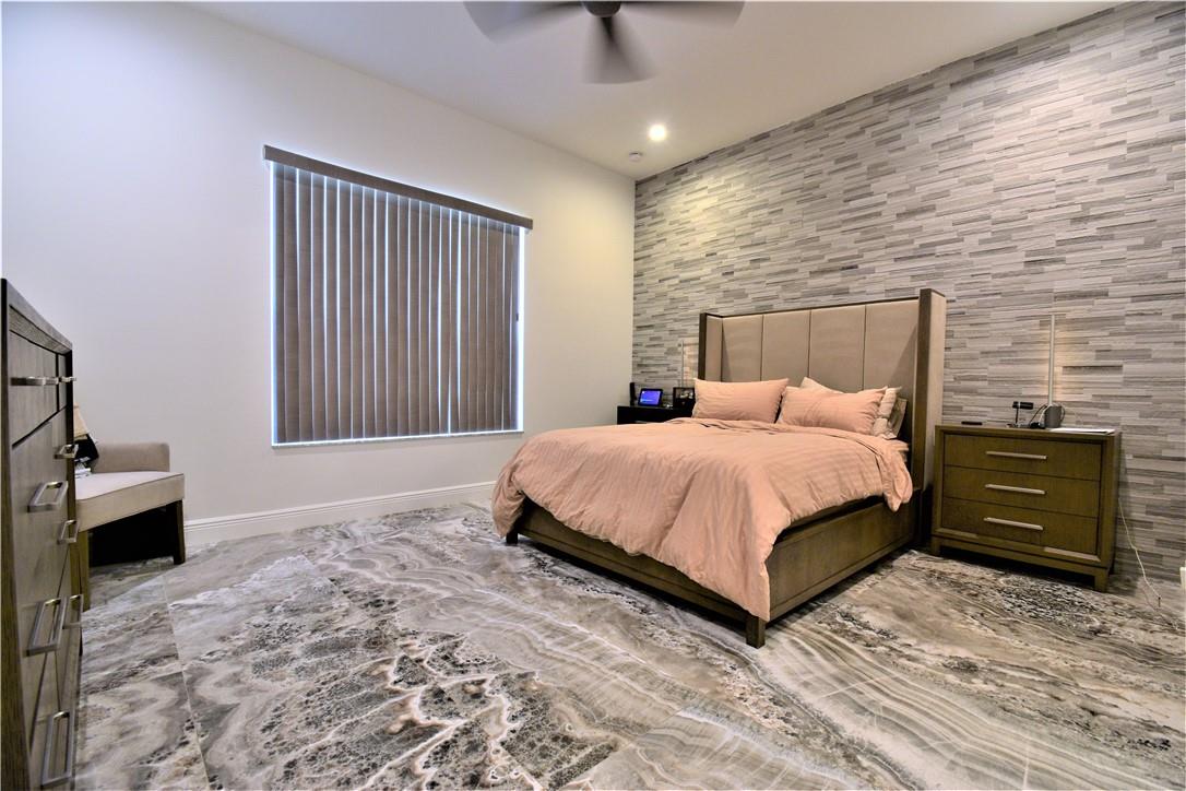 6762 Las Colinas Court