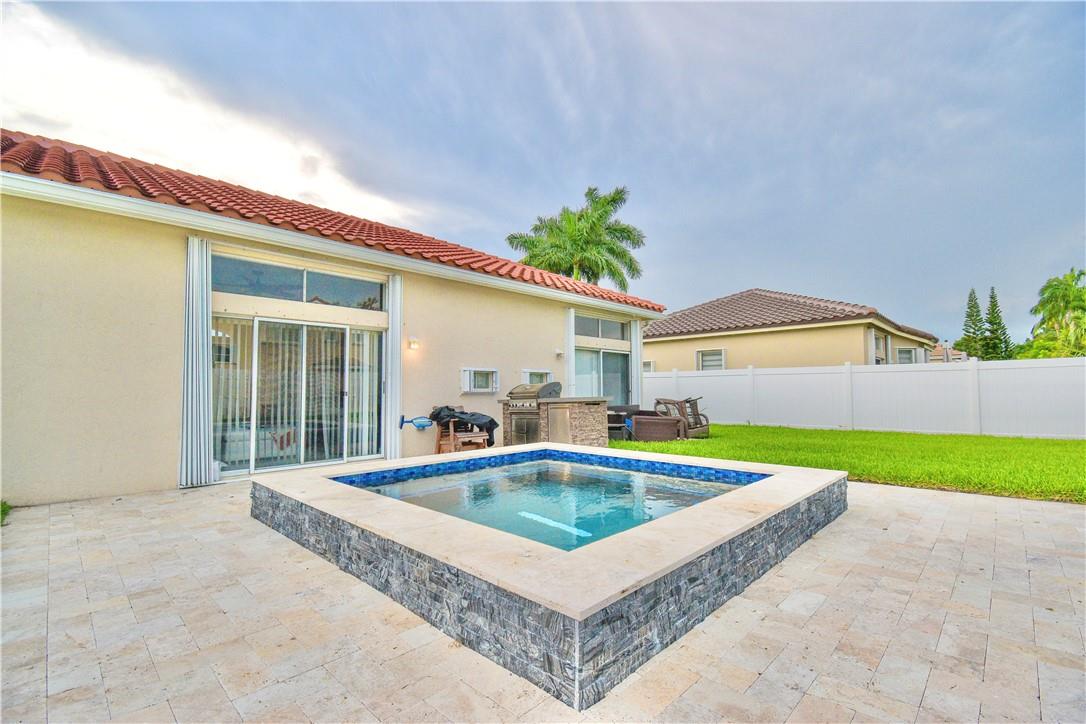 6762 Las Colinas Court