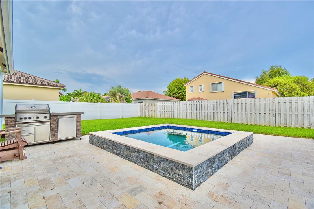 6762 Las Colinas Court