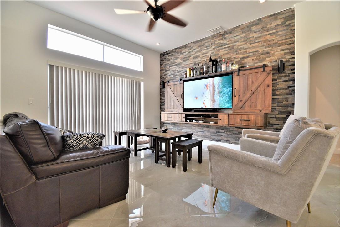 6762 Las Colinas Court