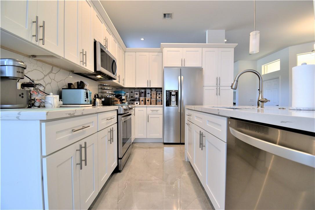 6762 Las Colinas Court