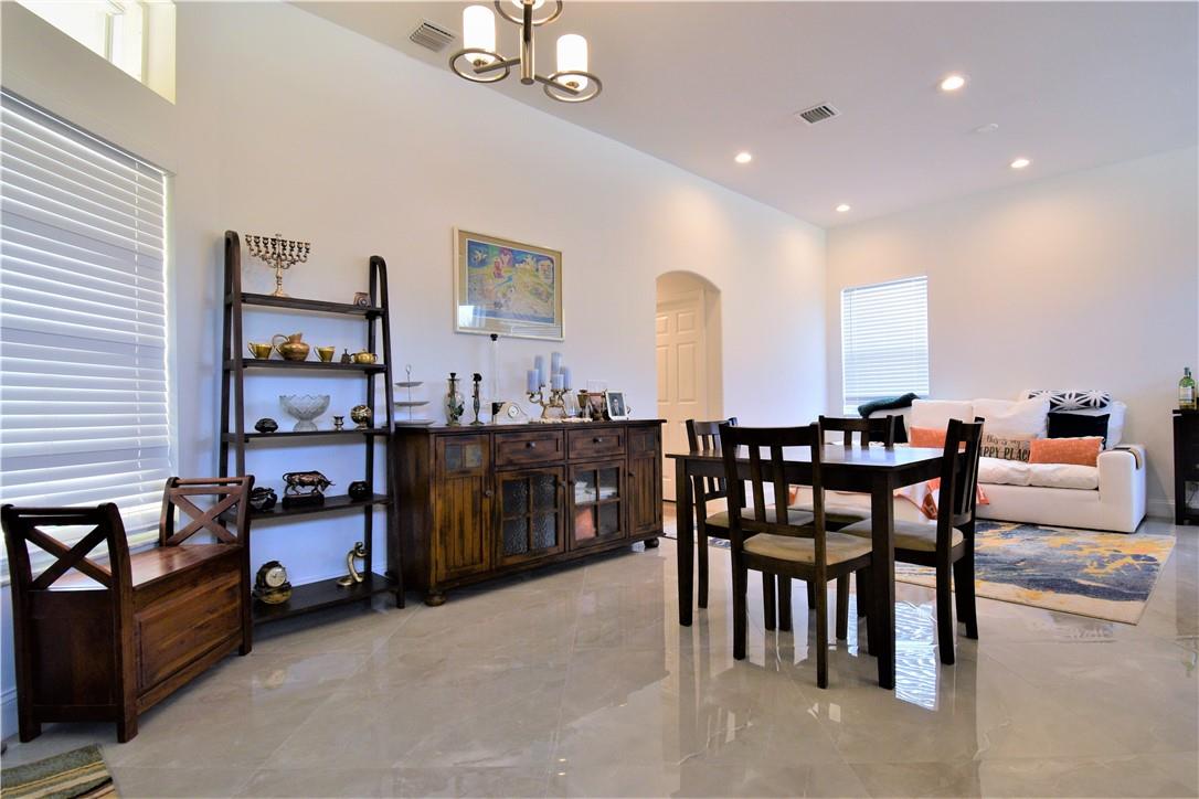 6762 Las Colinas Court